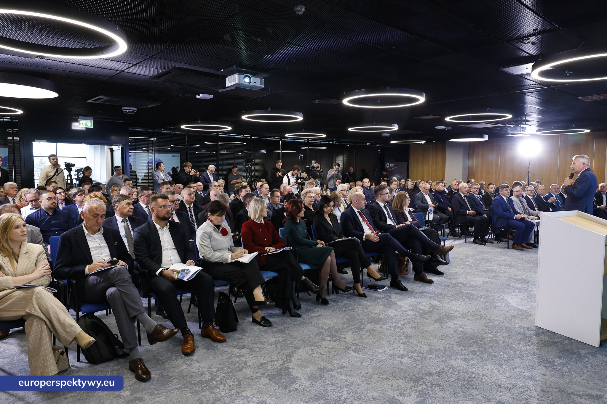 Śląskie na froncie przemian – region zbroi się na przyszłość Raport Deloitte