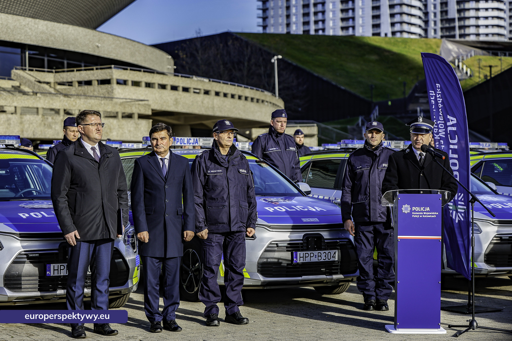 hybrydowe radiowozy dla śląskiej Policji – Europerspektywy-17 Europerspektywy 72 nowe radiowozy dla śląskiej Policji. WFOSiGW wspiera ekologiczną modernizację floty