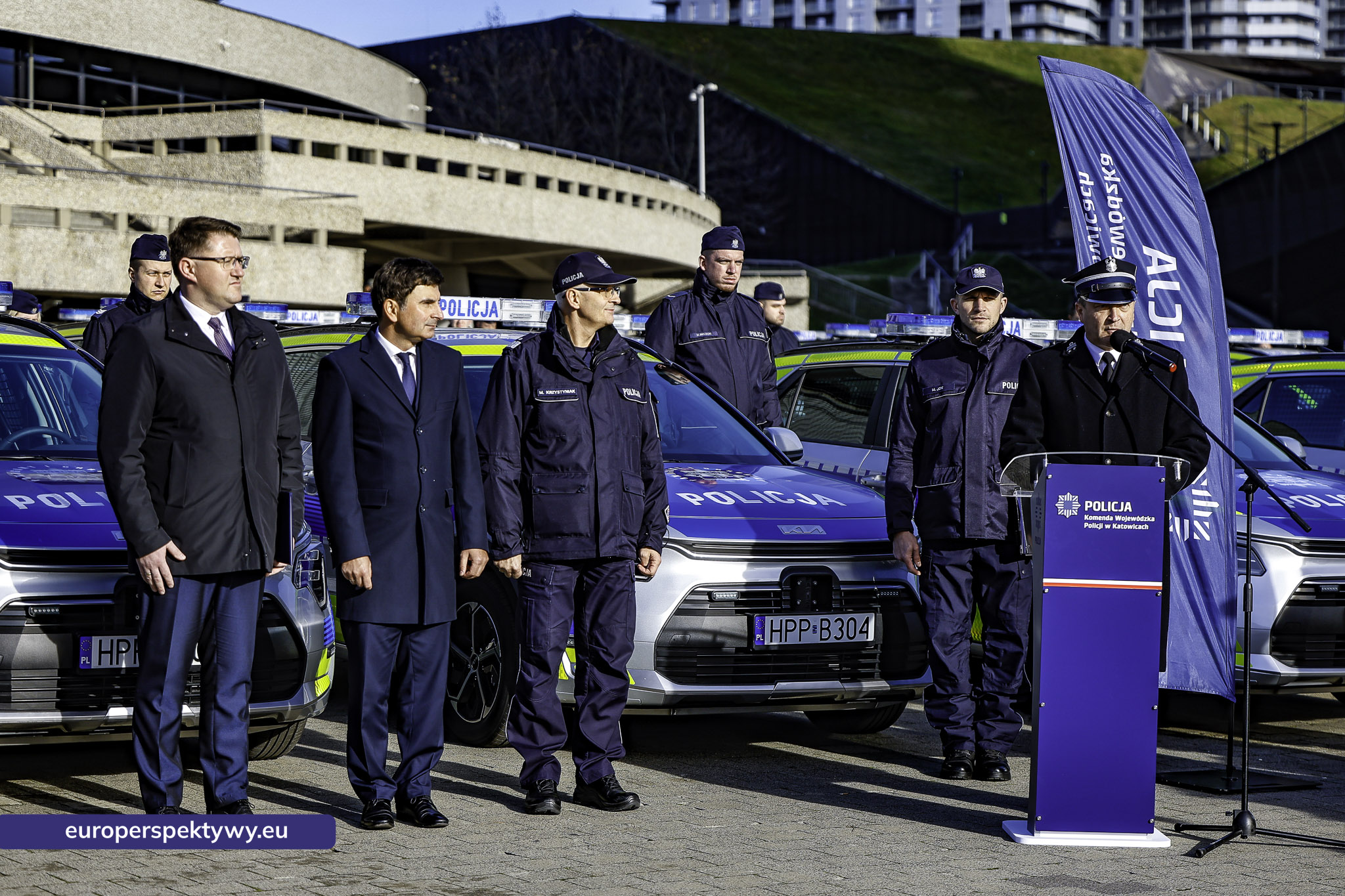 hybrydowe radiowozy dla śląskiej Policji – Europerspektywy-21 Europerspektywy 72 nowe radiowozy dla śląskiej Policji. WFOSiGW wspiera ekologiczną modernizację floty