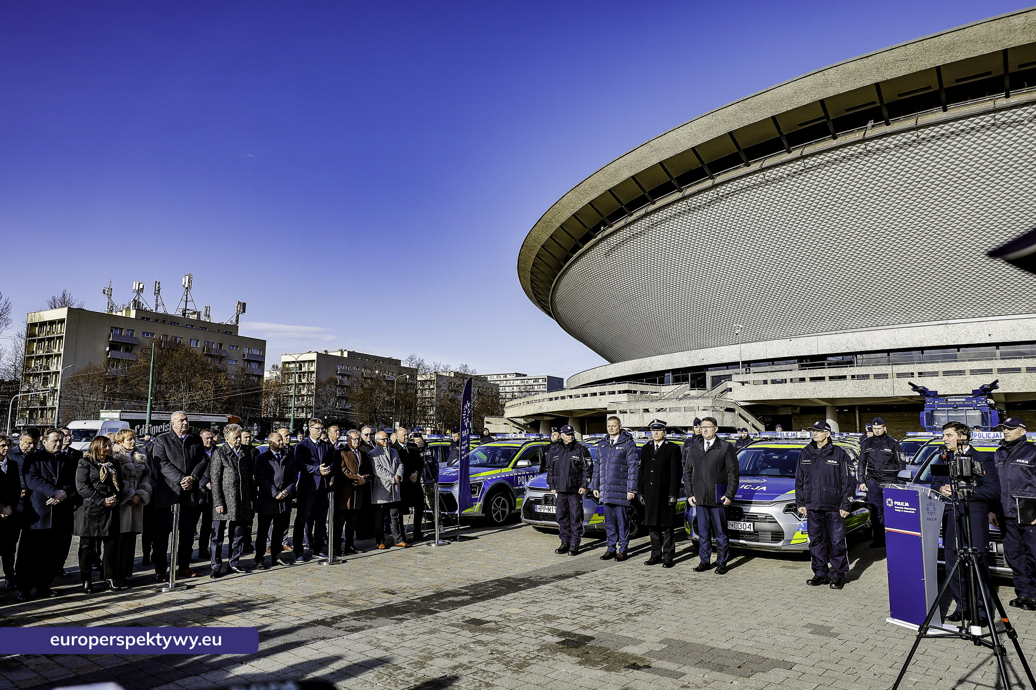hybrydowe radiowozy dla śląskiej Policji – Europerspektywy-30 Europerspektywy 72 nowe radiowozy dla śląskiej Policji. WFOSiGW wspiera ekologiczną modernizację floty