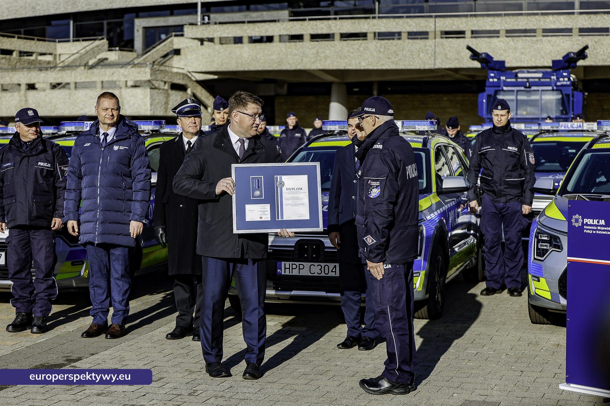 hybrydowe radiowozy dla śląskiej Policji – Europerspektywy-42 Europerspektywy 72 nowe radiowozy dla śląskiej Policji. WFOSiGW wspiera ekologiczną modernizację floty