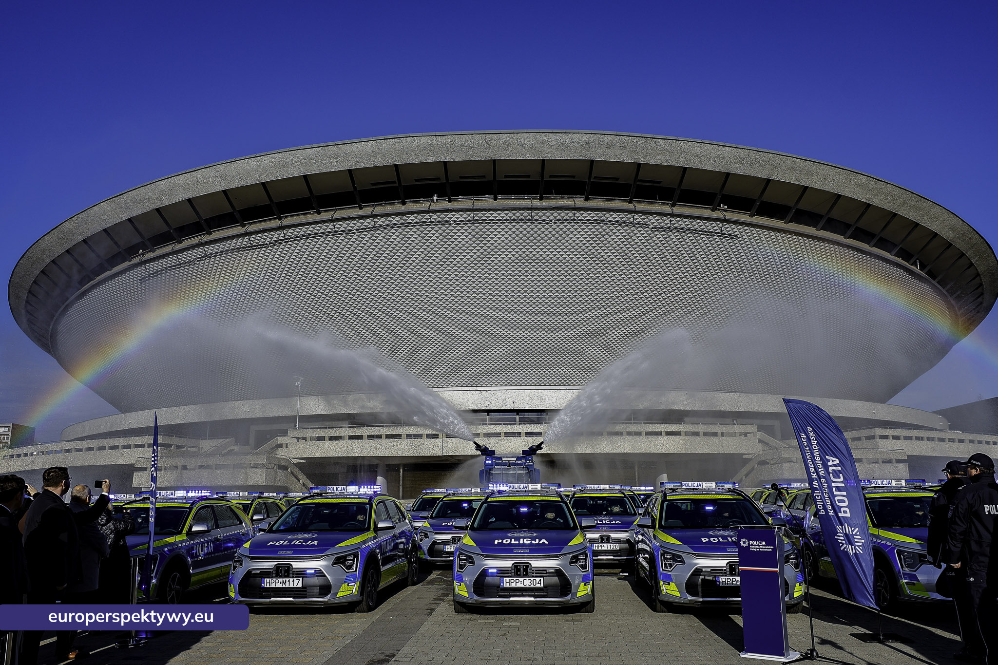 hybrydowe radiowozy dla śląskiej Policji – Europerspektywy-48 Europerspektywy 72 nowe radiowozy dla śląskiej Policji. WFOSiGW wspiera ekologiczną modernizację floty