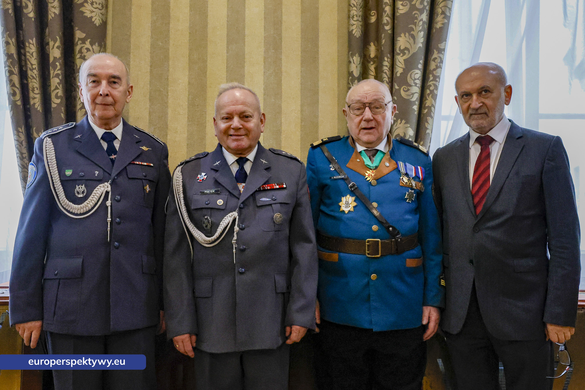 Betlejemskie Światełko Pokoju połączyło służby mundurowe i kombatantów na Śląsku-105 Europerspektywy Betlejemskie Światełko Pokoju połączyło służby mundurowe i kombatantów na Śląsku