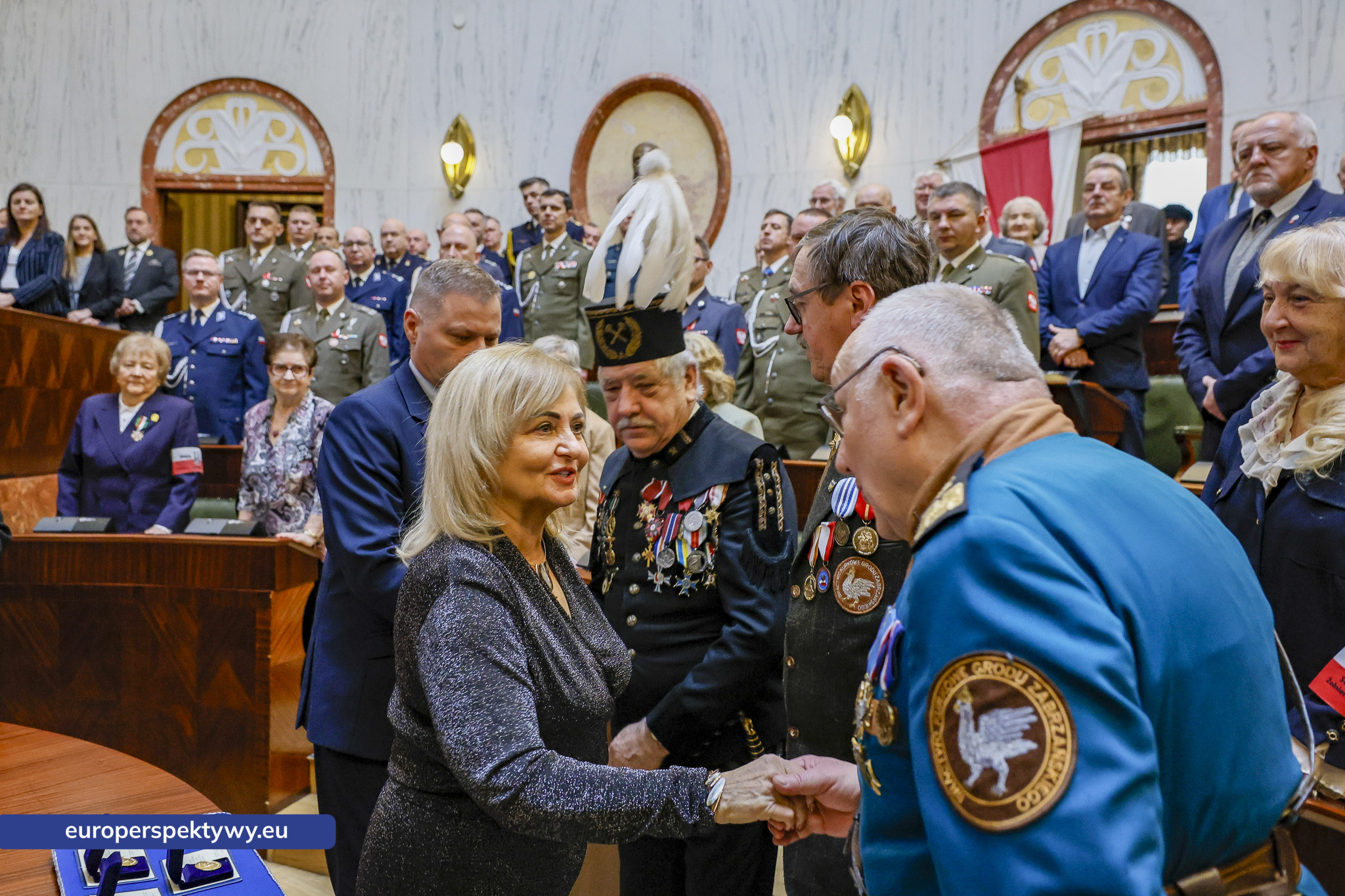 Betlejemskie Światełko Pokoju połączyło służby mundurowe i kombatantów na Śląsku-106 Europerspektywy Betlejemskie Światełko Pokoju połączyło służby mundurowe i kombatantów na Śląsku