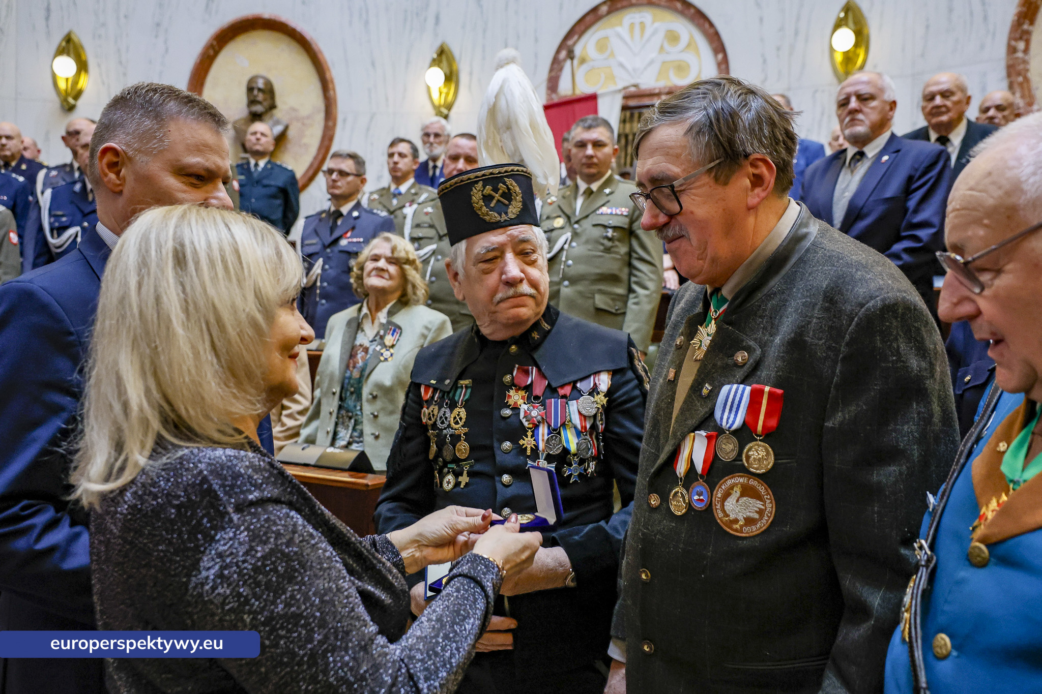 Betlejemskie Światełko Pokoju połączyło służby mundurowe i kombatantów na Śląsku-111 Europerspektywy Betlejemskie Światełko Pokoju połączyło służby mundurowe i kombatantów na Śląsku
