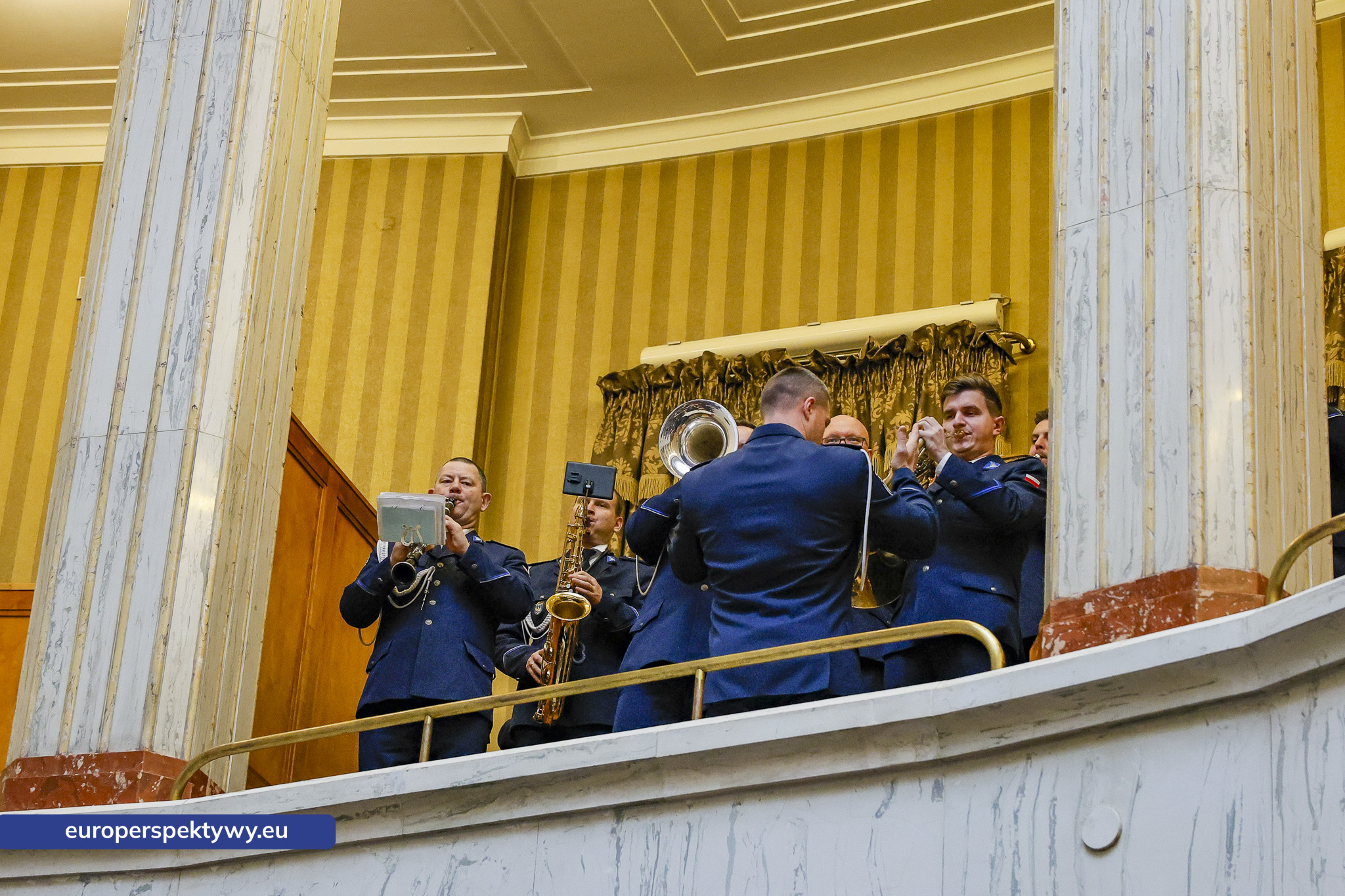 Betlejemskie Światełko Pokoju połączyło służby mundurowe i kombatantów na Śląsku-117 Europerspektywy Betlejemskie Światełko Pokoju połączyło służby mundurowe i kombatantów na Śląsku