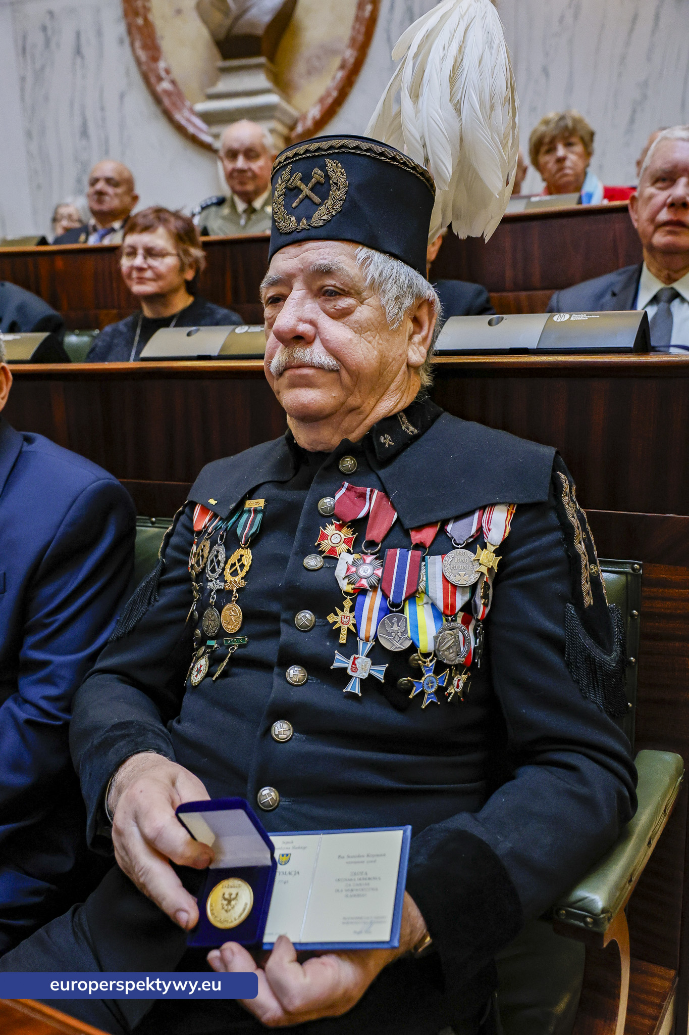 Betlejemskie Światełko Pokoju połączyło służby mundurowe i kombatantów na Śląsku-118 Europerspektywy Betlejemskie Światełko Pokoju połączyło służby mundurowe i kombatantów na Śląsku