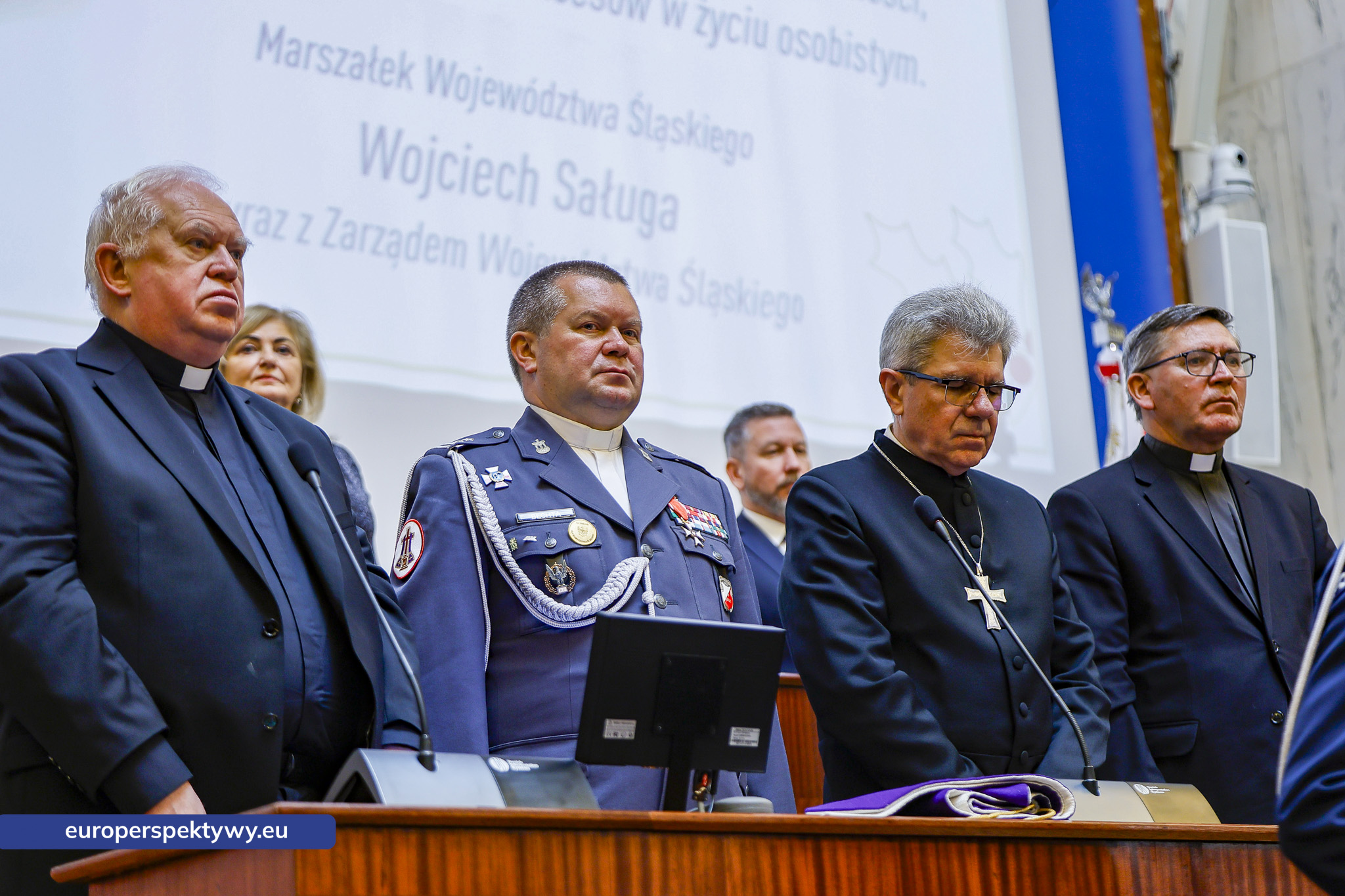 Betlejemskie Światełko Pokoju połączyło służby mundurowe i kombatantów na Śląsku-12 Europerspektywy Betlejemskie Światełko Pokoju połączyło służby mundurowe i kombatantów na Śląsku