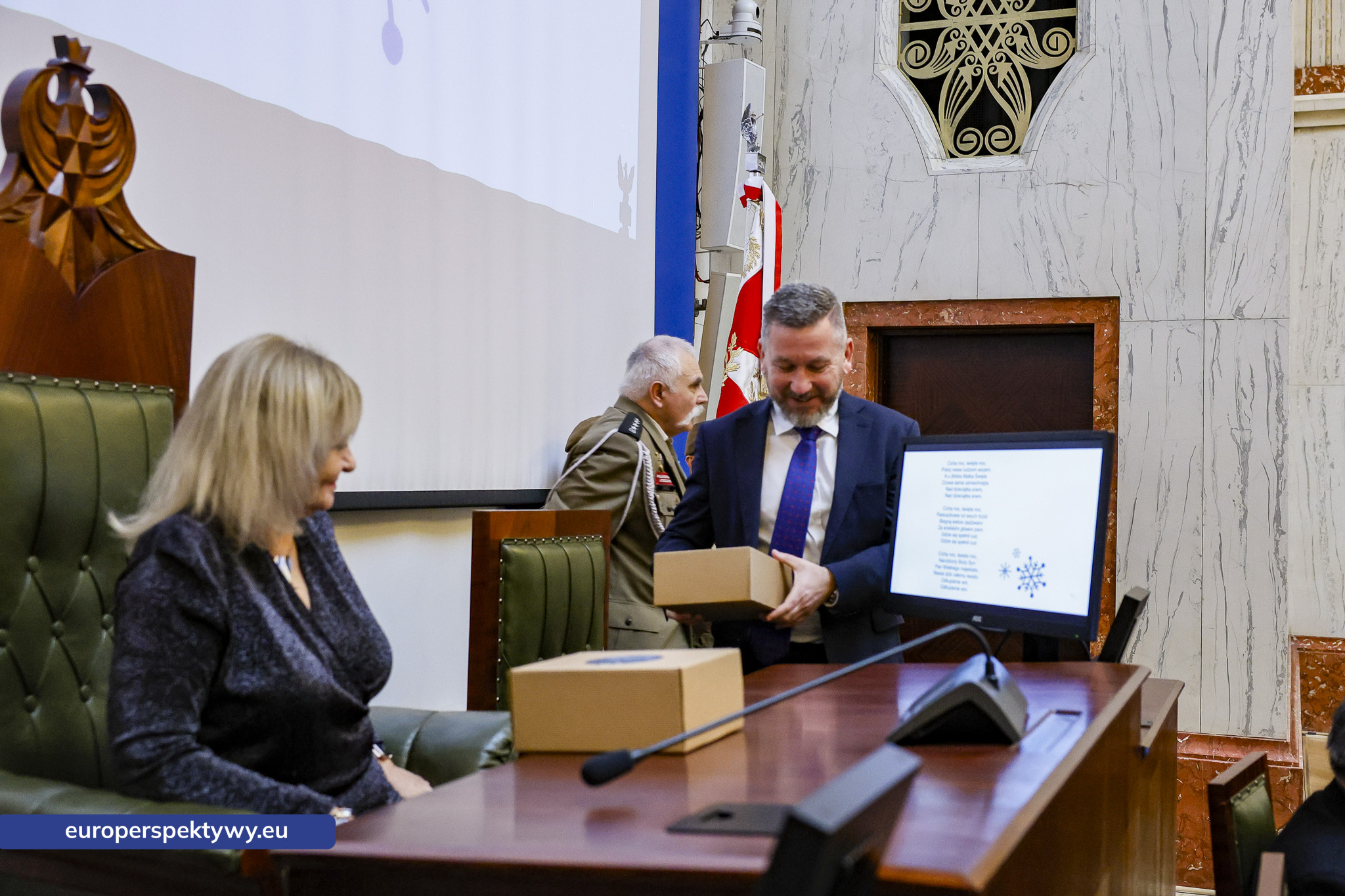 Betlejemskie Światełko Pokoju połączyło służby mundurowe i kombatantów na Śląsku-126 Europerspektywy Betlejemskie Światełko Pokoju połączyło służby mundurowe i kombatantów na Śląsku