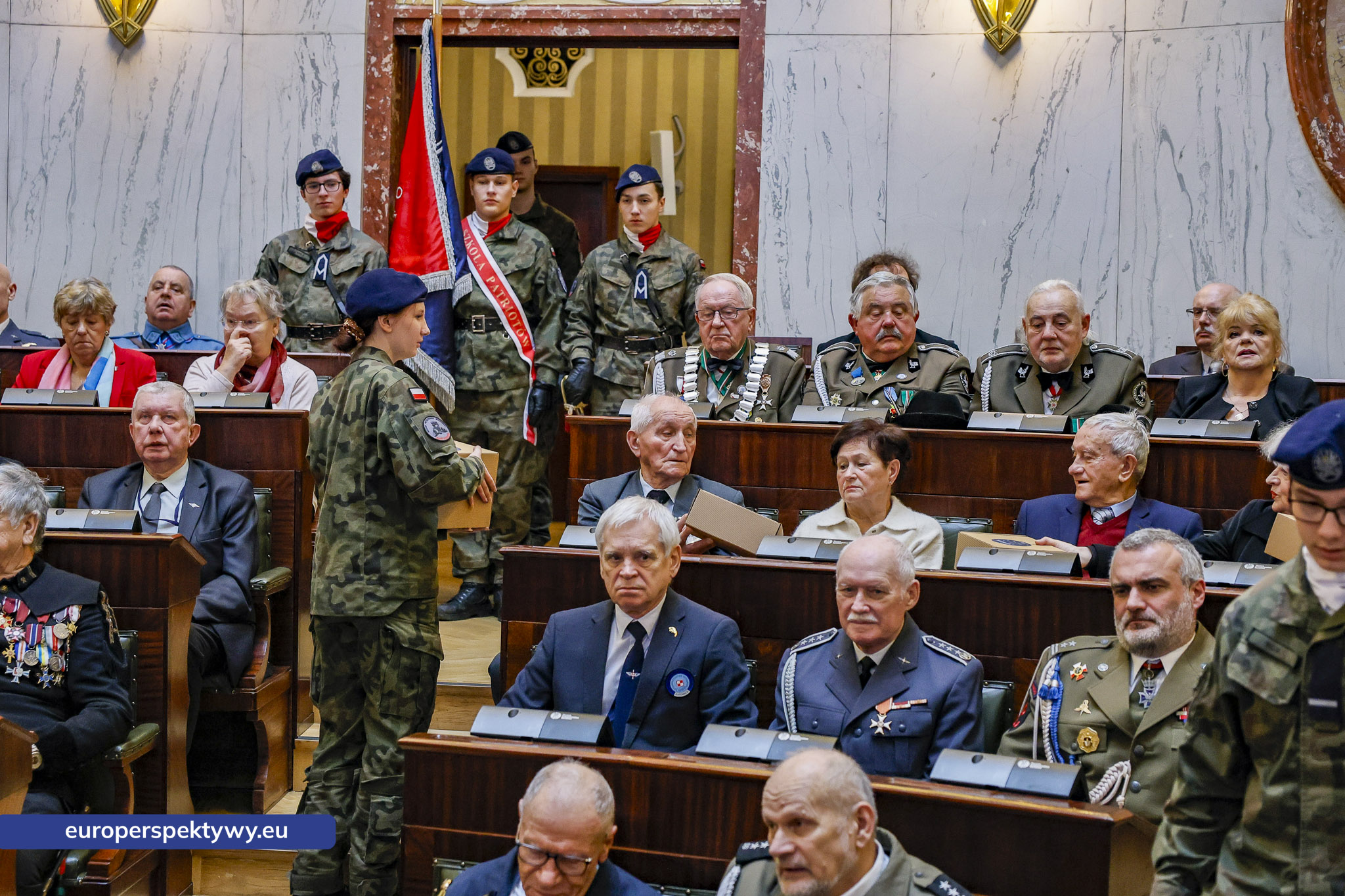 Betlejemskie Światełko Pokoju połączyło służby mundurowe i kombatantów na Śląsku-134 Europerspektywy Betlejemskie Światełko Pokoju połączyło służby mundurowe i kombatantów na Śląsku