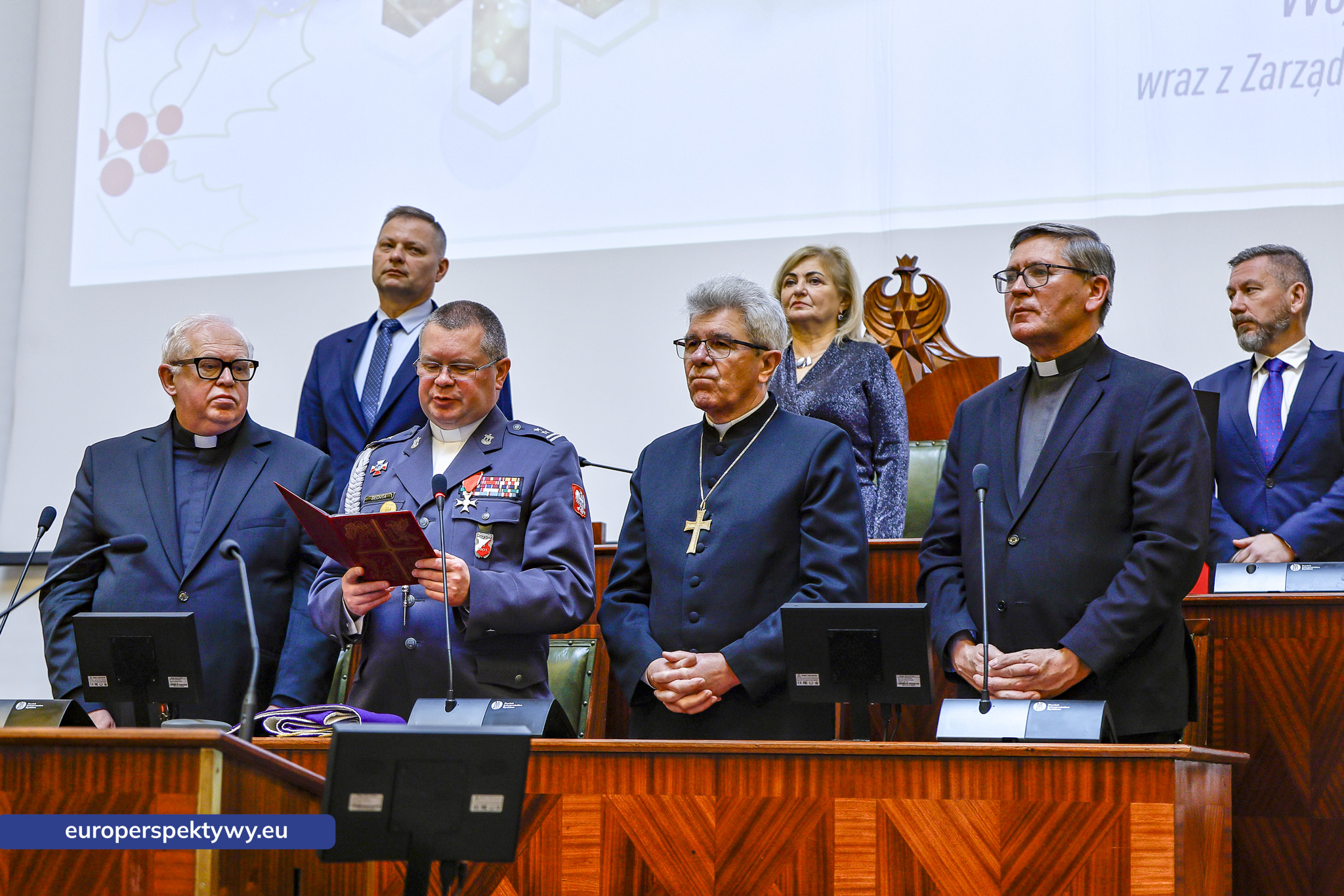 Betlejemskie Światełko Pokoju połączyło służby mundurowe i kombatantów na Śląsku-14 Europerspektywy Betlejemskie Światełko Pokoju połączyło służby mundurowe i kombatantów na Śląsku