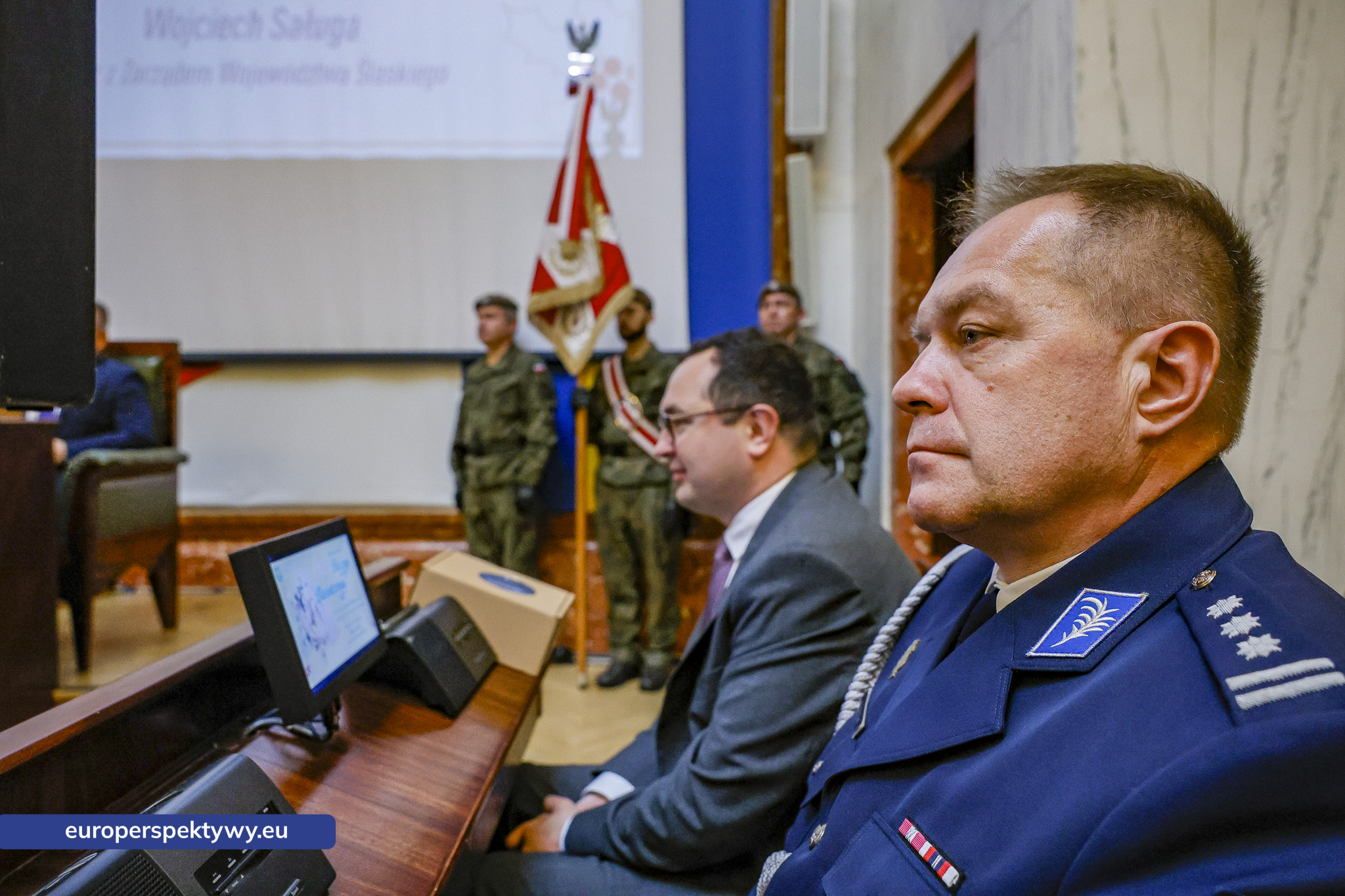 Betlejemskie Światełko Pokoju połączyło służby mundurowe i kombatantów na Śląsku-141 Europerspektywy Betlejemskie Światełko Pokoju połączyło służby mundurowe i kombatantów na Śląsku