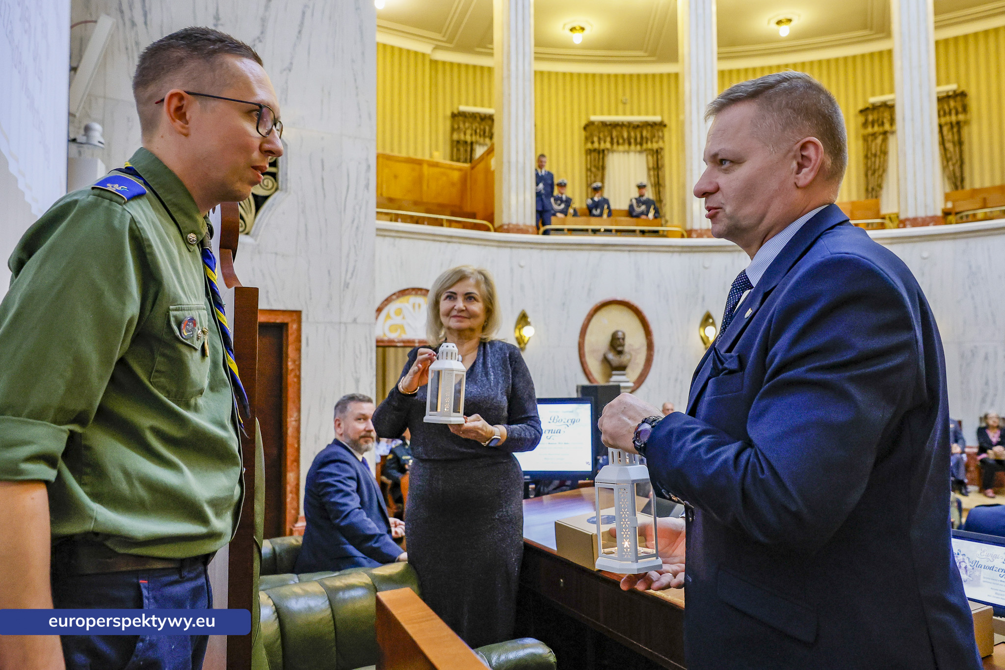 Betlejemskie Światełko Pokoju połączyło służby mundurowe i kombatantów na Śląsku-150 Europerspektywy Betlejemskie Światełko Pokoju połączyło służby mundurowe i kombatantów na Śląsku