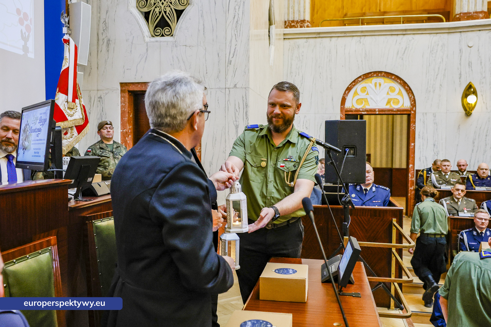 Betlejemskie Światełko Pokoju połączyło służby mundurowe i kombatantów na Śląsku-152 Europerspektywy Betlejemskie Światełko Pokoju połączyło służby mundurowe i kombatantów na Śląsku