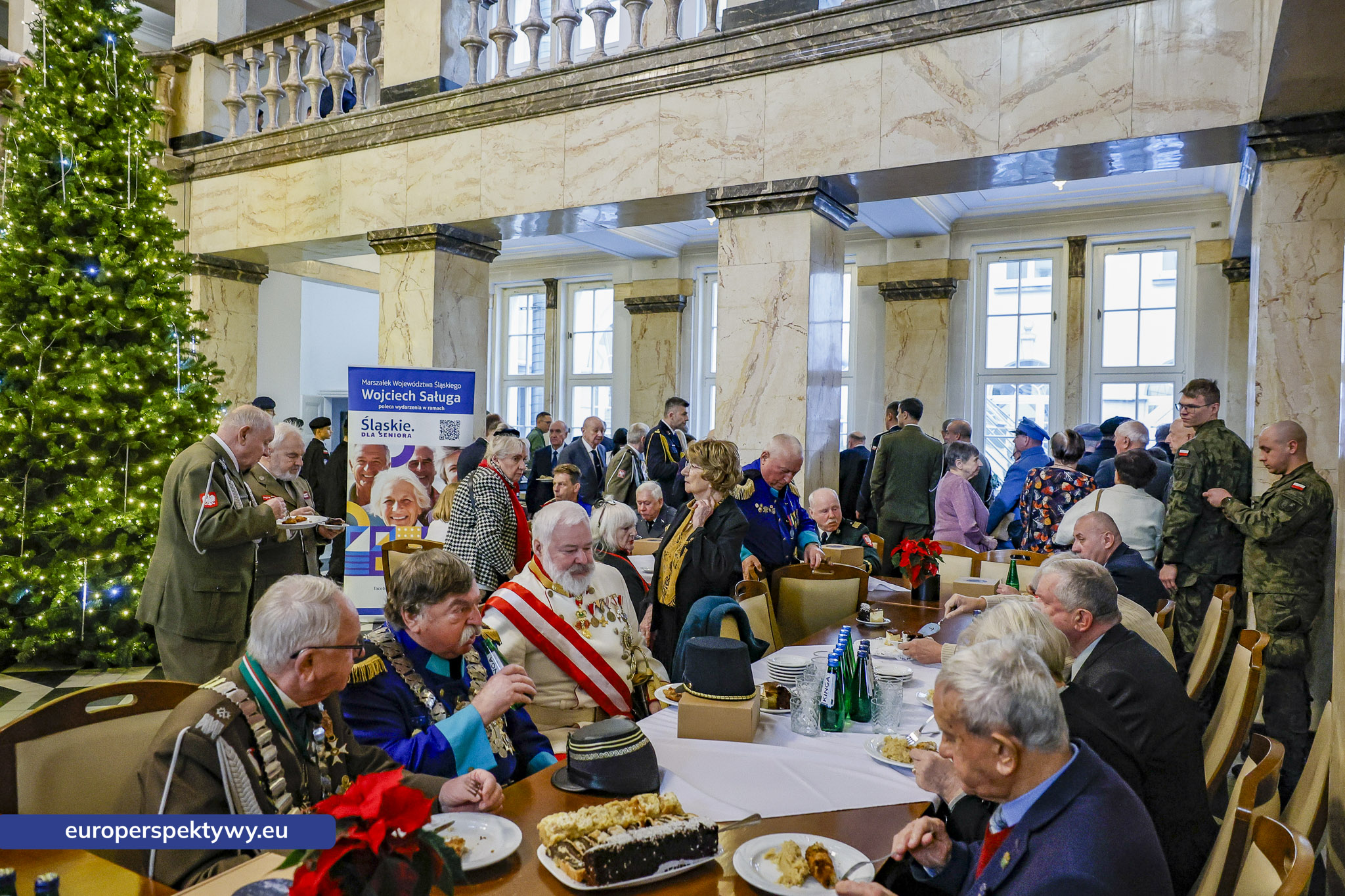 Betlejemskie Światełko Pokoju połączyło służby mundurowe i kombatantów na Śląsku-169 Europerspektywy Betlejemskie Światełko Pokoju połączyło służby mundurowe i kombatantów na Śląsku