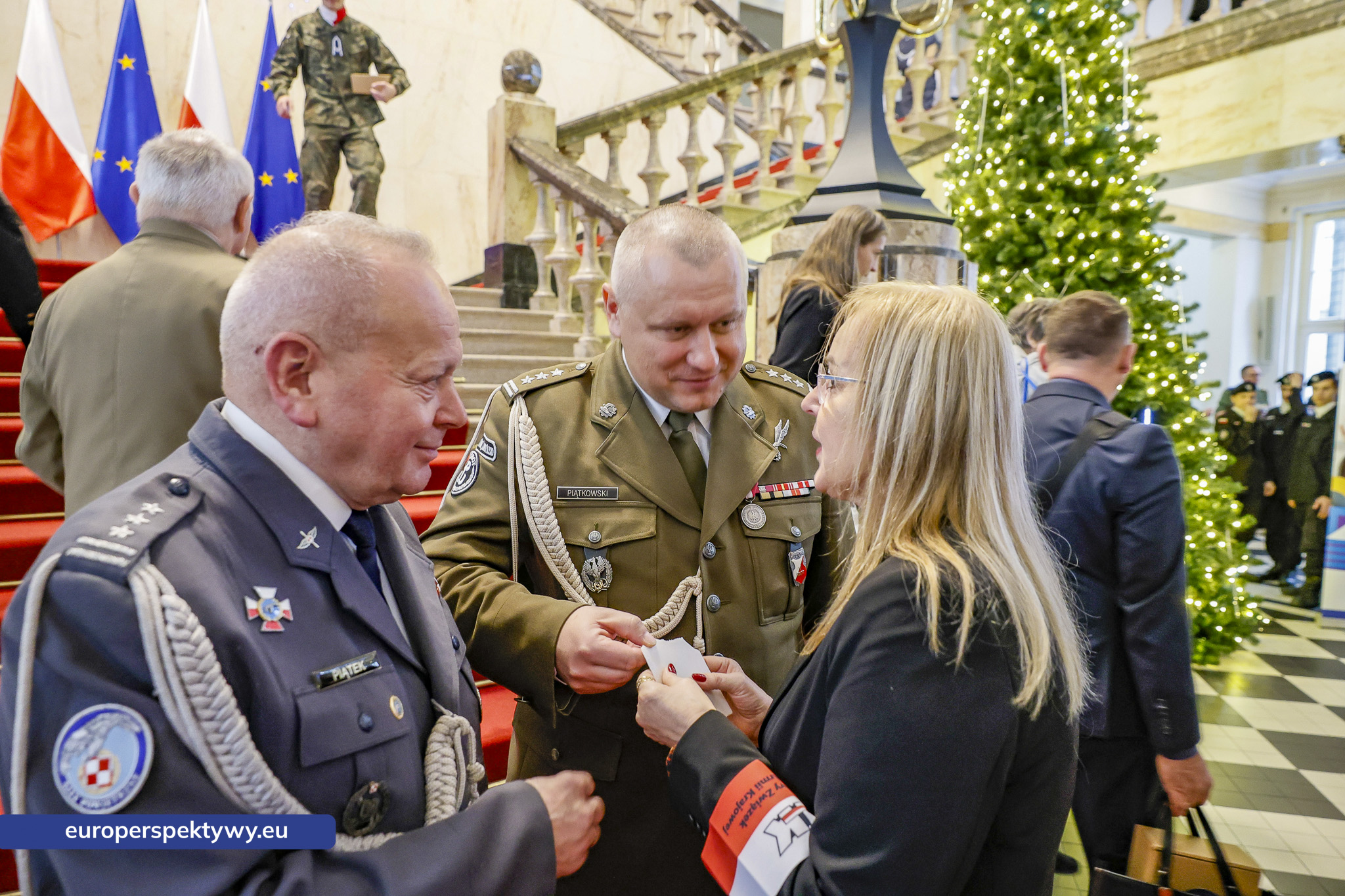 Betlejemskie Światełko Pokoju połączyło służby mundurowe i kombatantów na Śląsku-170 Europerspektywy Betlejemskie Światełko Pokoju połączyło służby mundurowe i kombatantów na Śląsku