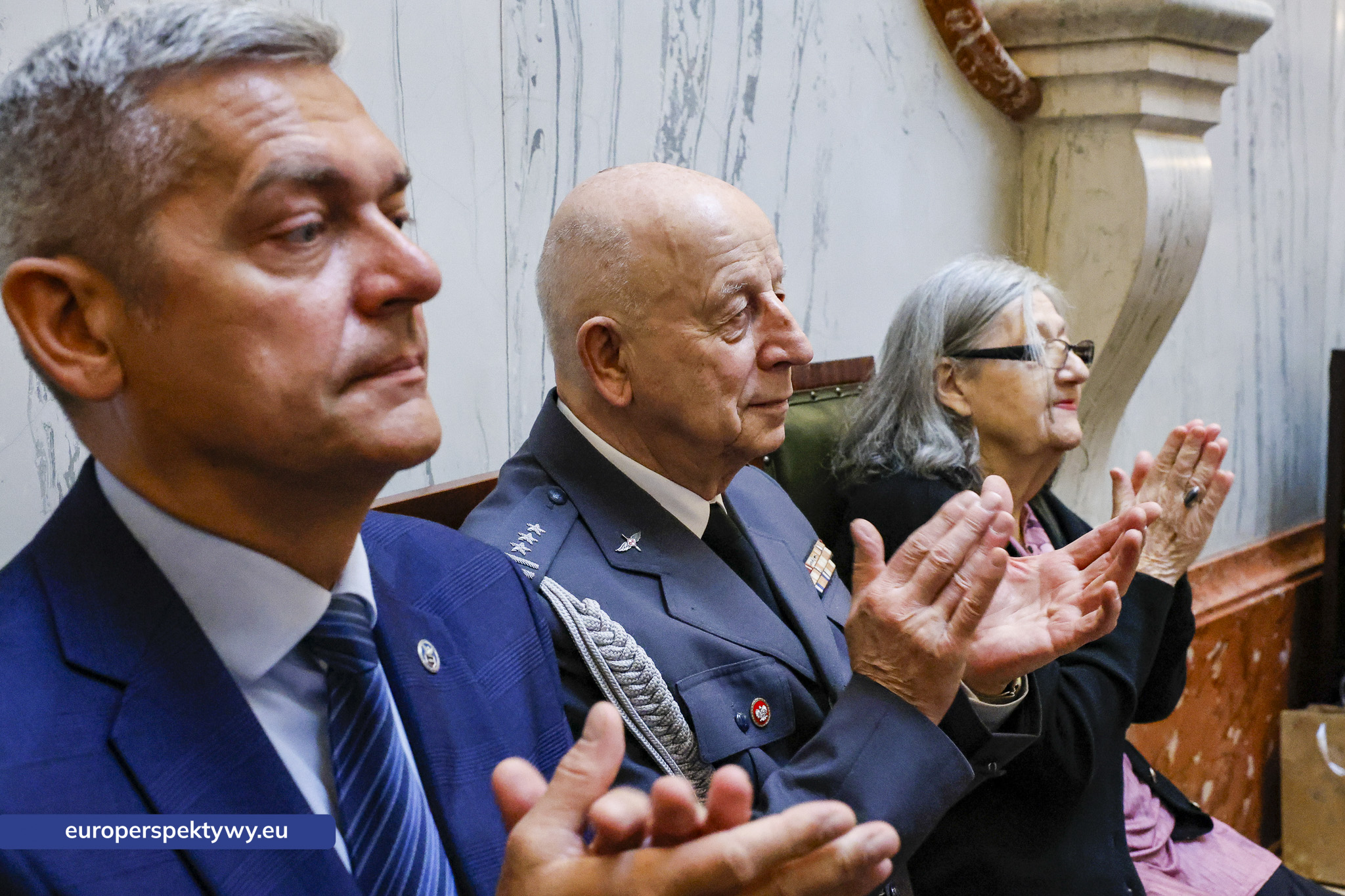 Betlejemskie Światełko Pokoju połączyło służby mundurowe i kombatantów na Śląsku-68 Europerspektywy Betlejemskie Światełko Pokoju połączyło służby mundurowe i kombatantów na Śląsku
