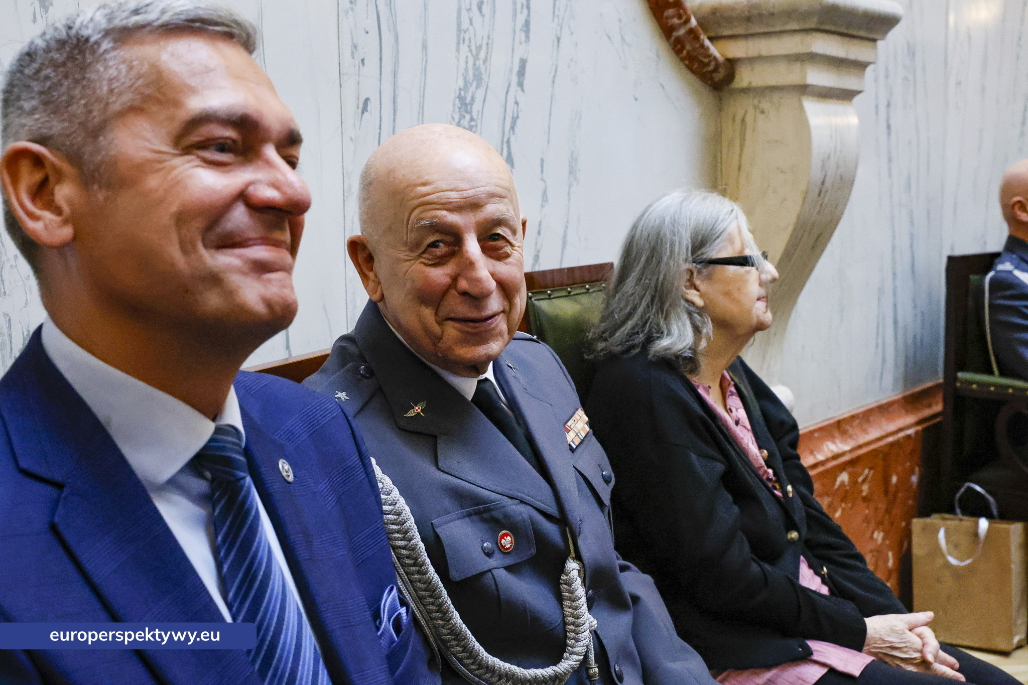 Betlejemskie Światełko Pokoju połączyło służby mundurowe i kombatantów na Śląsku-69 Europerspektywy Betlejemskie Światełko Pokoju połączyło służby mundurowe i kombatantów na Śląsku