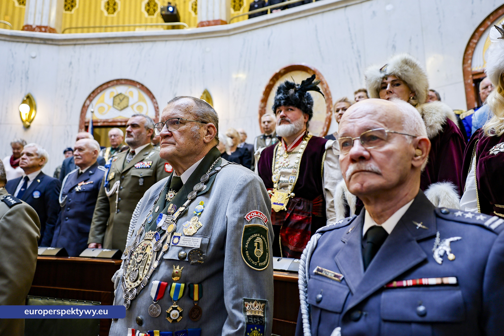 Betlejemskie Światełko Pokoju połączyło służby mundurowe i kombatantów na Śląsku-8 Europerspektywy Betlejemskie Światełko Pokoju połączyło służby mundurowe i kombatantów na Śląsku