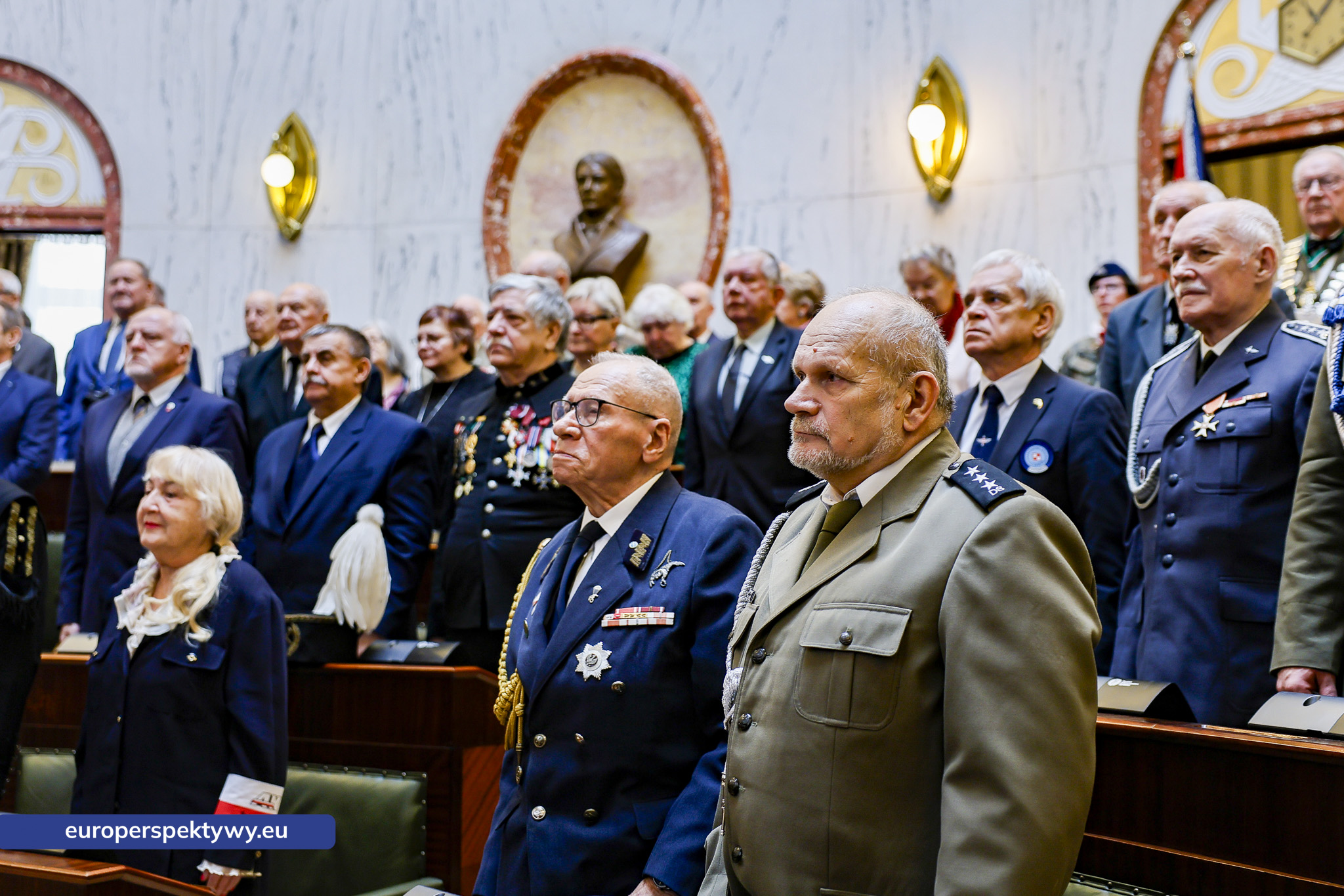Betlejemskie Światełko Pokoju połączyło służby mundurowe i kombatantów na Śląsku-9 Europerspektywy Betlejemskie Światełko Pokoju połączyło służby mundurowe i kombatantów na Śląsku