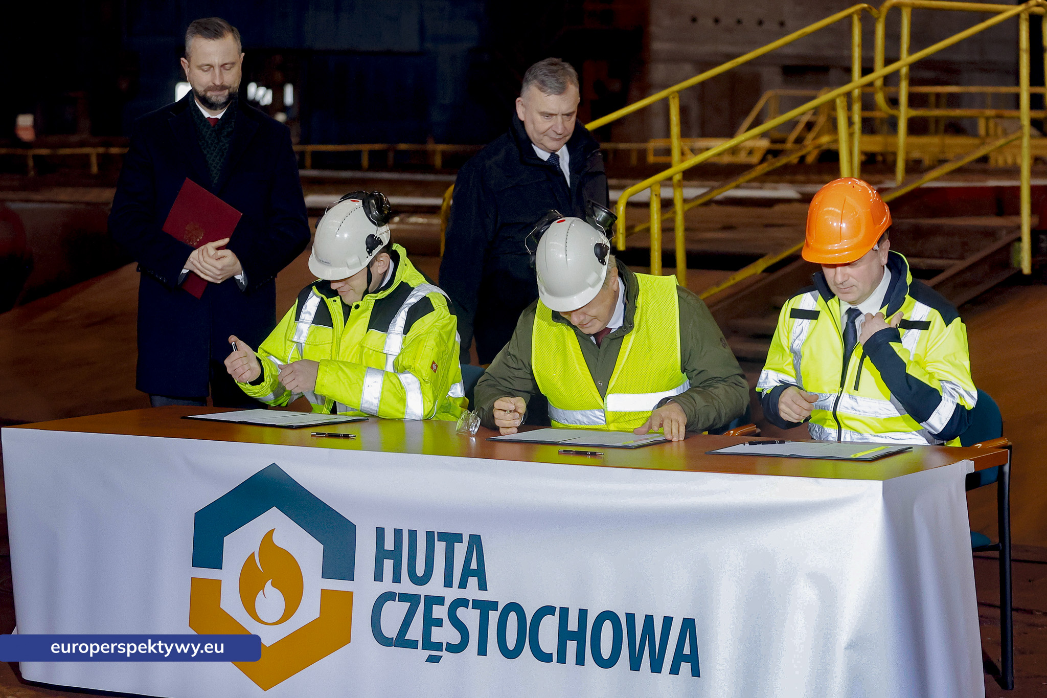 Nabycie Huty Częstochowa przez MON