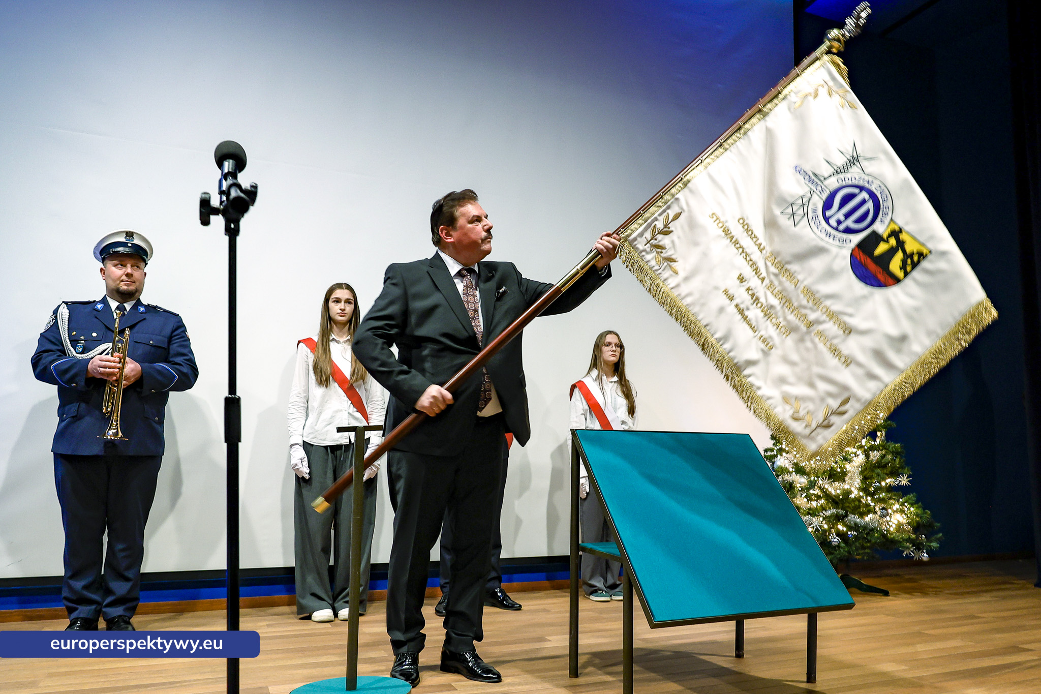 Europerspektywy Spotkanie Świąteczne OZW SEP: uroczystość nadania sztandaru i podsumowanie roku działalności