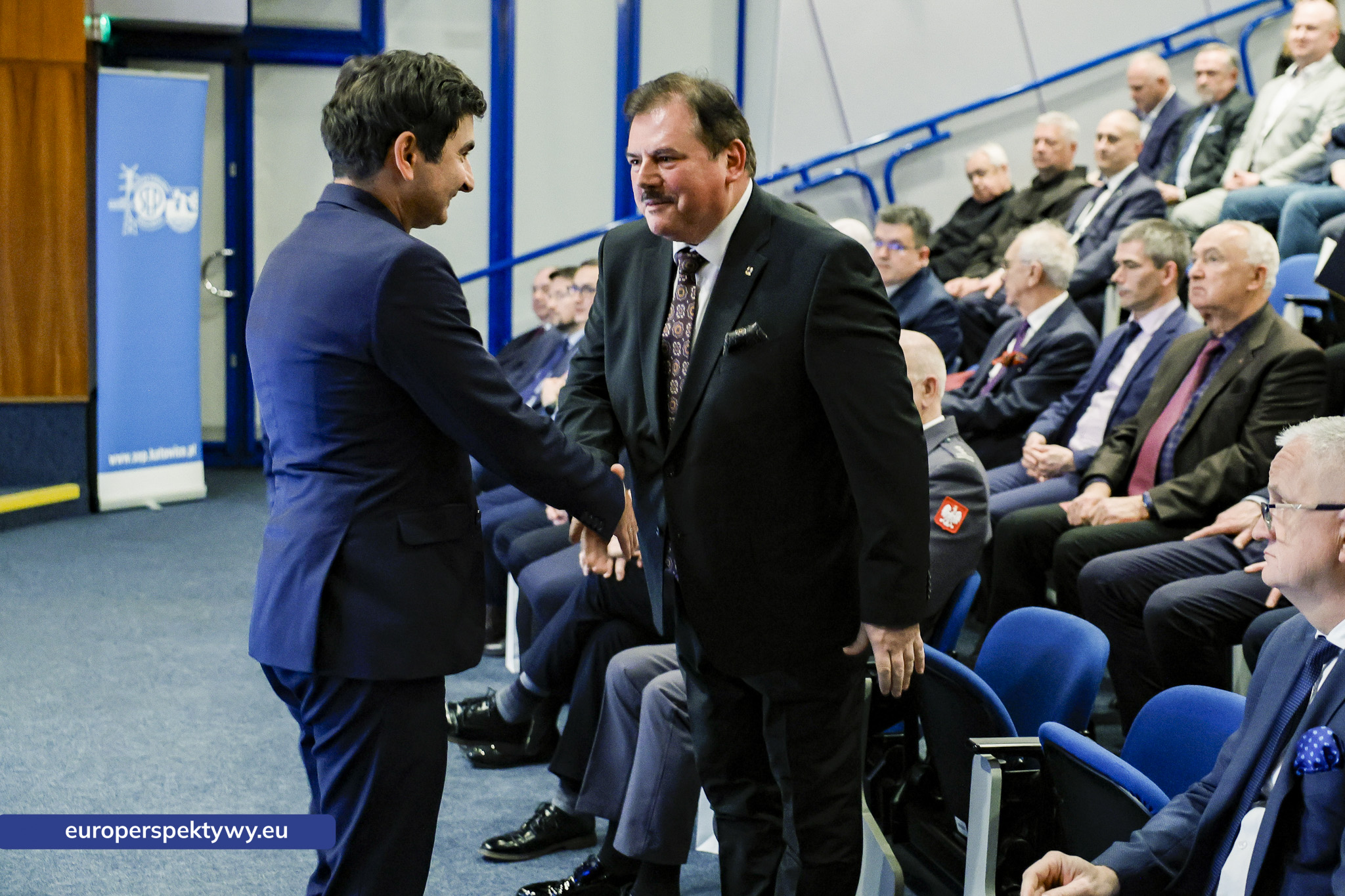 Spotkanie Świąteczne OZW SEP2025 Sztandar OZW SEP Marek Wójcik Wojewoda Śląski