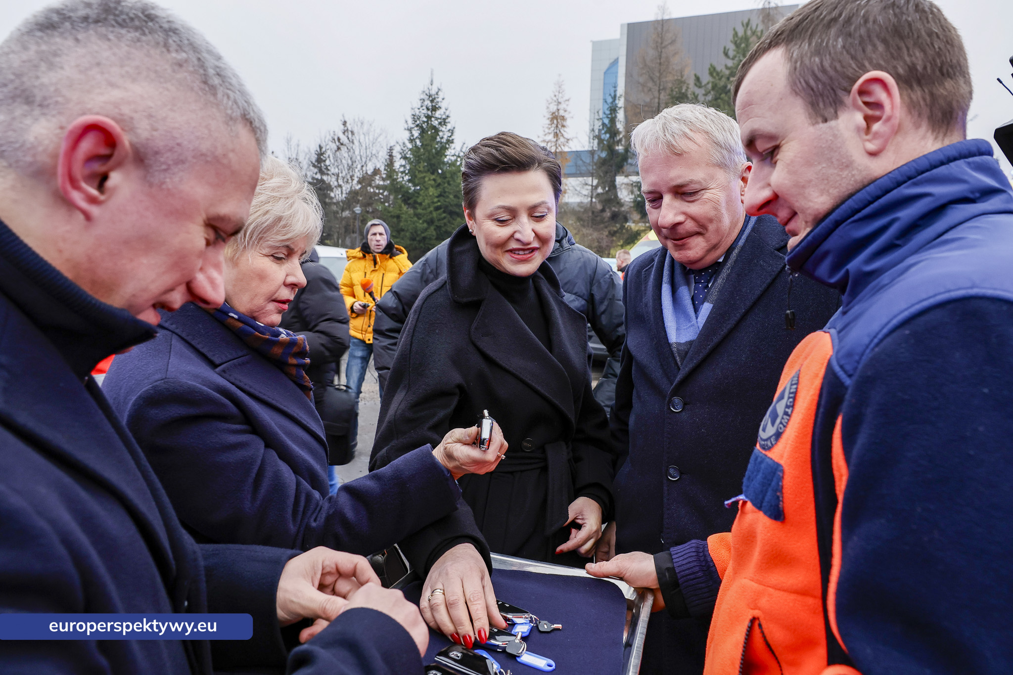 Europerspektywy Nowoczesne karetki dla WPR Katowice – 21 nowych ambulansów zasiliło system ratownictwa w regionie
