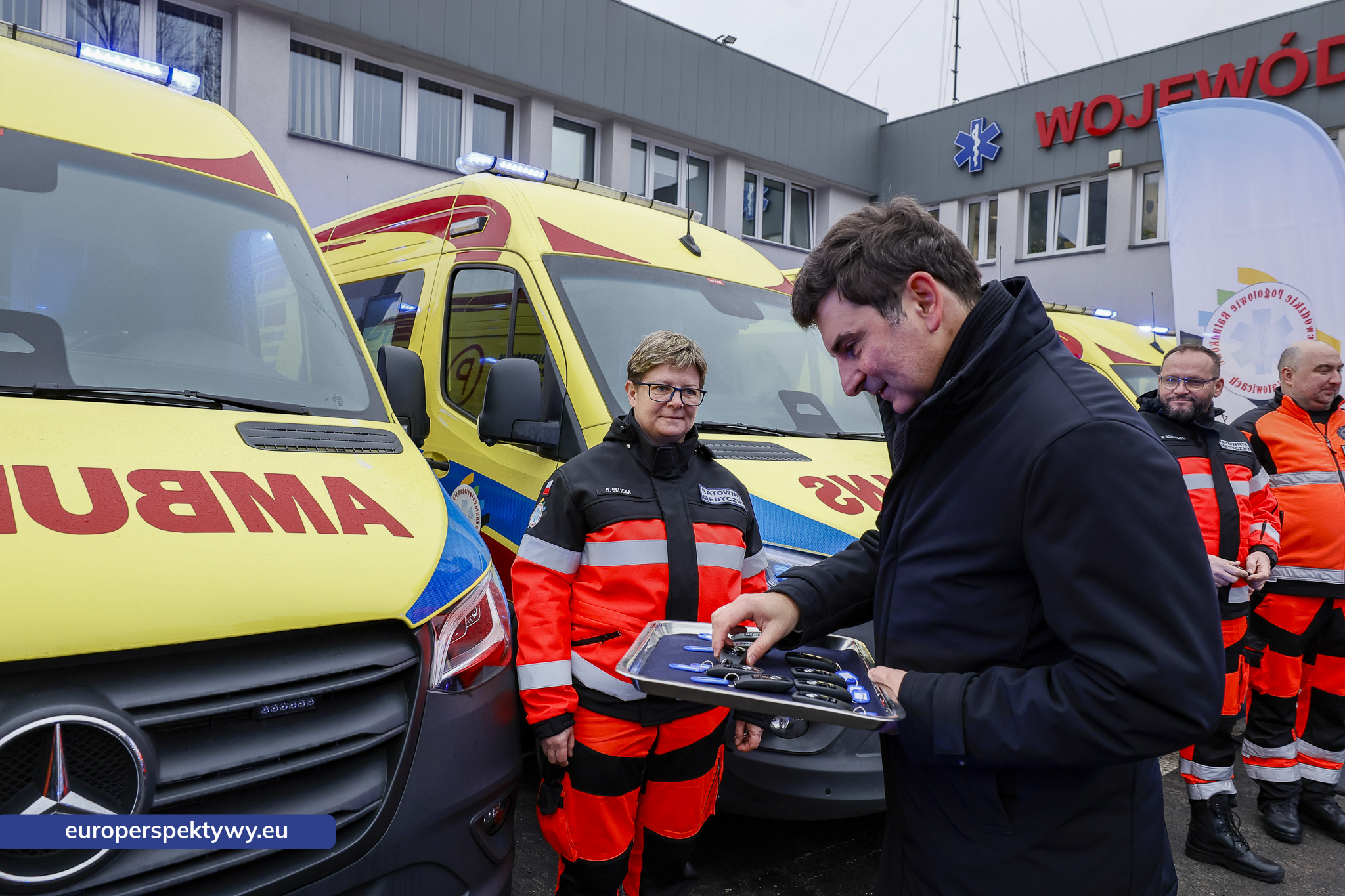 Europerspektywy Nowoczesne karetki dla WPR Katowice – 21 nowych ambulansów zasiliło system ratownictwa w regionie