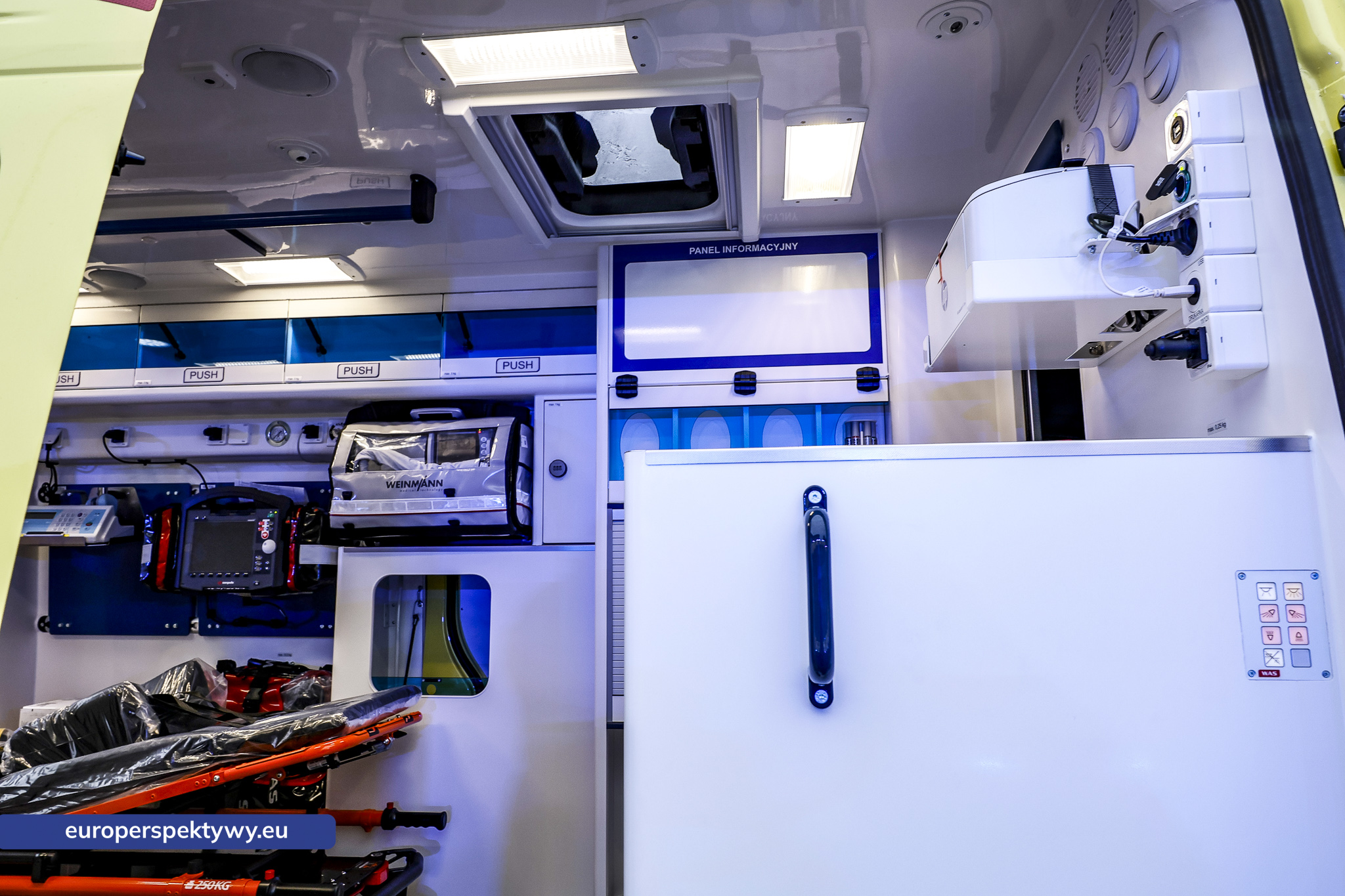 Europerspektywy Nowoczesne karetki dla WPR Katowice – 21 nowych ambulansów zasiliło system ratownictwa w regionie