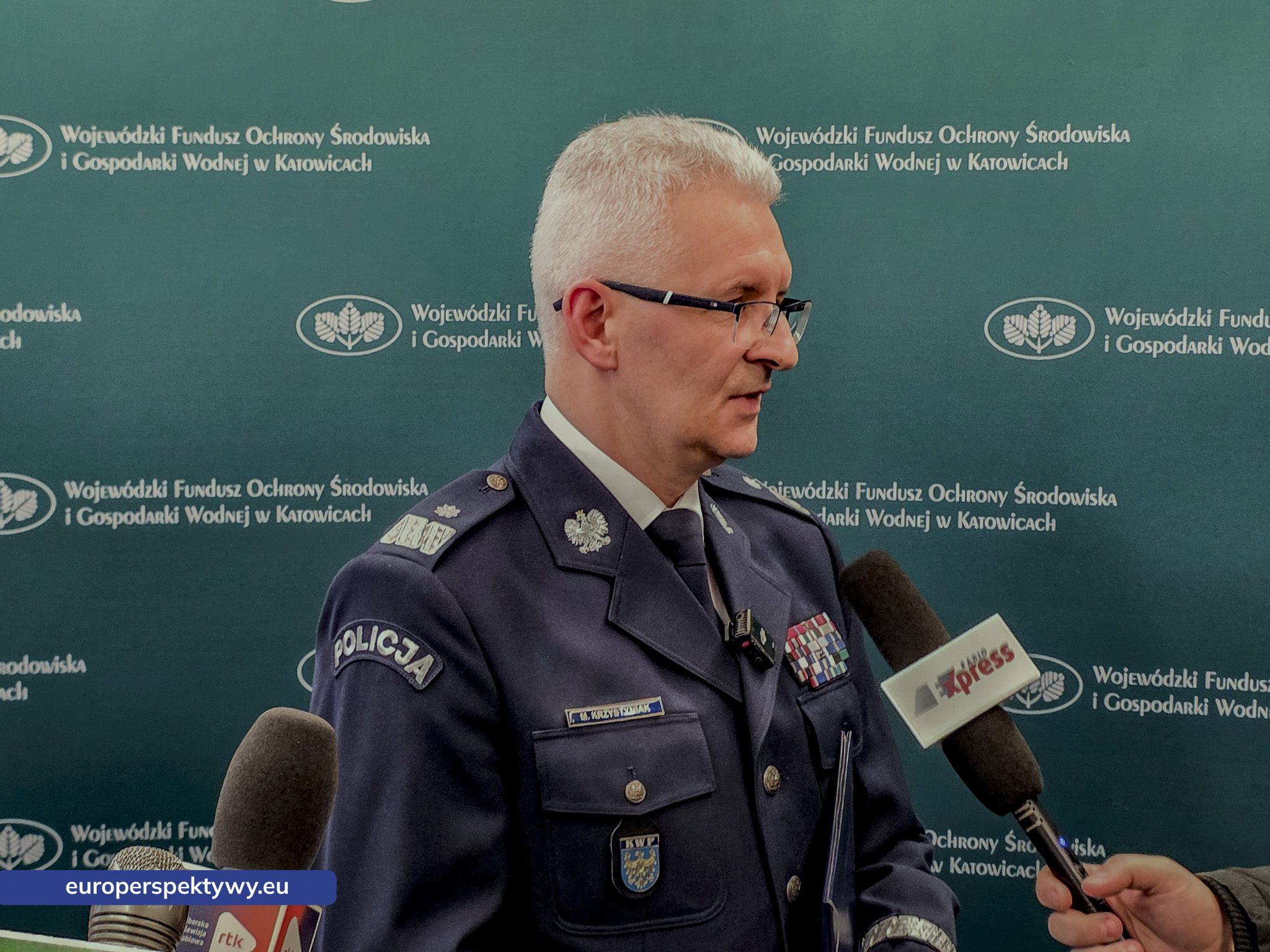 WFOŚiGW Umowa Komendant Wojewódzki Policji Nowe Radiowozy-121732 Europerspektywy WFOŚiGW przeznacza 4,8 mln zł na nowe radiowozy hybrydowe dla śląskiej policji