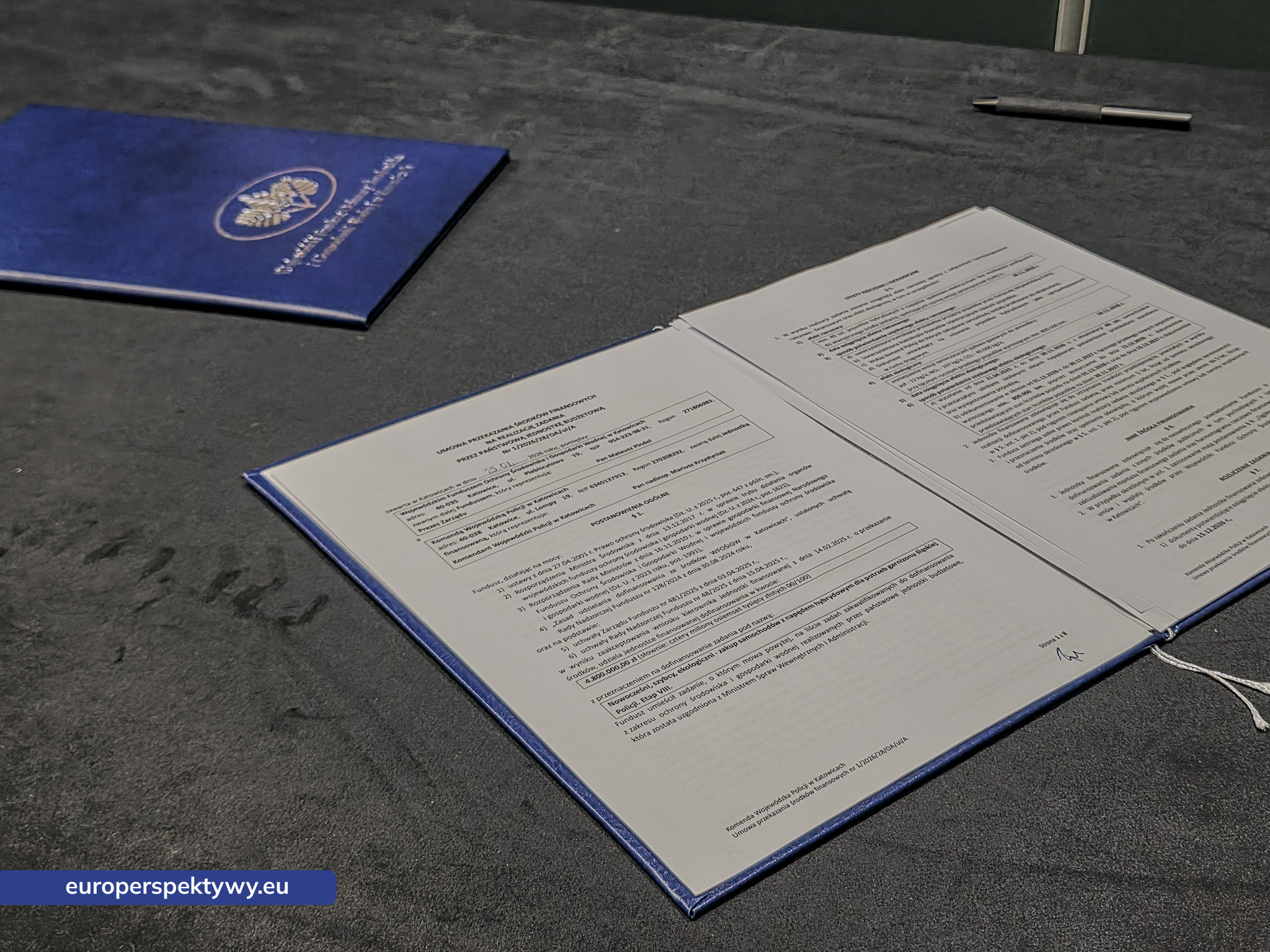 WFOŚiGW Umowa Komendant Wojewódzki Policji Nowe Radiowozy-122144 Europerspektywy WFOŚiGW przeznacza 4,8 mln zł na nowe radiowozy hybrydowe dla śląskiej policji