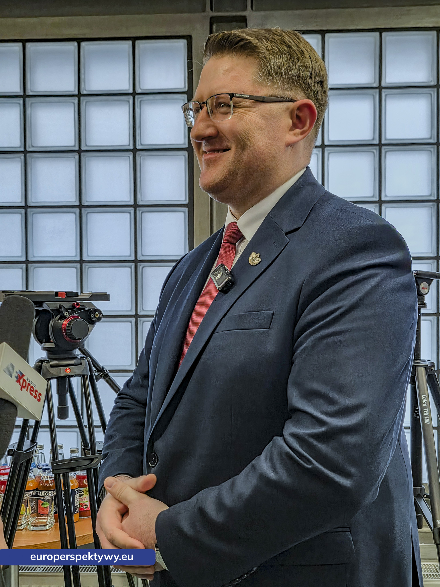 WFOŚiGW Umowa Komendant Wojewódzki Policji Nowe Radiowozy-122236 Europerspektywy WFOŚiGW przeznacza 4,8 mln zł na nowe radiowozy hybrydowe dla śląskiej policji