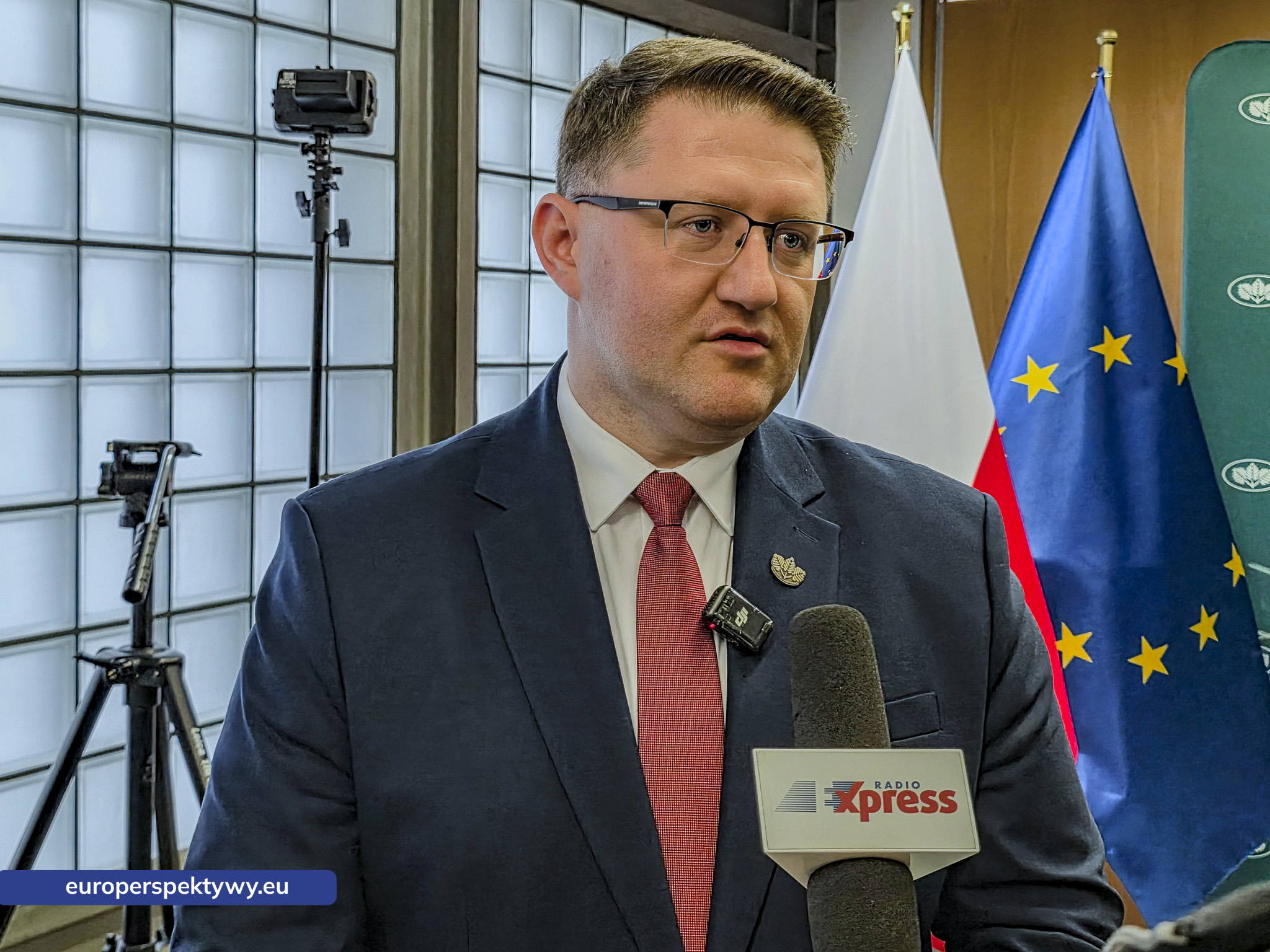 WFOŚiGW Umowa Komendant Wojewódzki Policji Nowe Radiowozy-122350 Europerspektywy WFOŚiGW przeznacza 4,8 mln zł na nowe radiowozy hybrydowe dla śląskiej policji