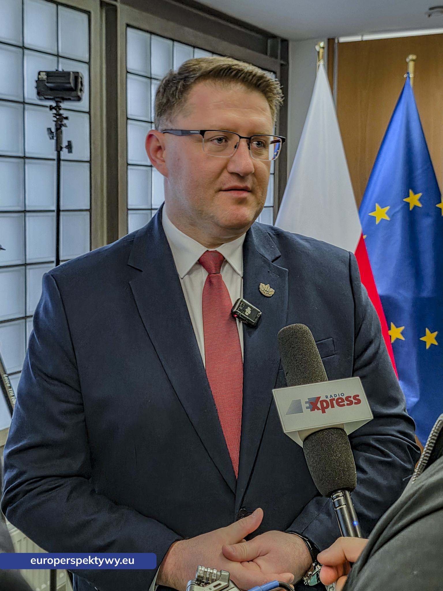 WFOŚiGW Umowa Komendant Wojewódzki Policji Nowe Radiowozy-122428 Europerspektywy WFOŚiGW przeznacza 4,8 mln zł na nowe radiowozy hybrydowe dla śląskiej policji