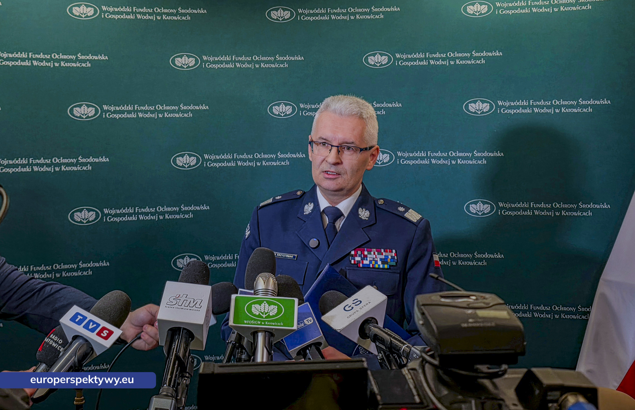 WFOŚiGW Umowa Komendant Wojewódzki Policji Nowe Radiowozy--2 Europerspektywy WFOŚiGW przeznacza 4,8 mln zł na nowe radiowozy hybrydowe dla śląskiej policji