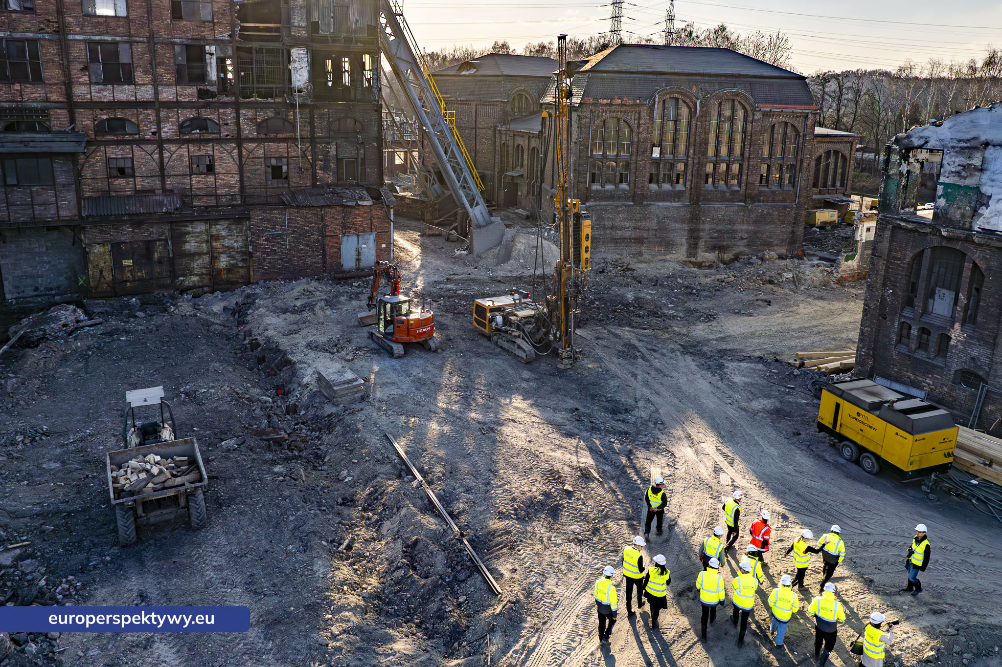 Andrzej Domański, Minister Finansów i Gospodarki, odwiedził Katowice, by zapoznać się z postępem prac nad jednym z najważniejszych projektów inwestycyjnych regionu. Hub Gamingowo-Technologiczny