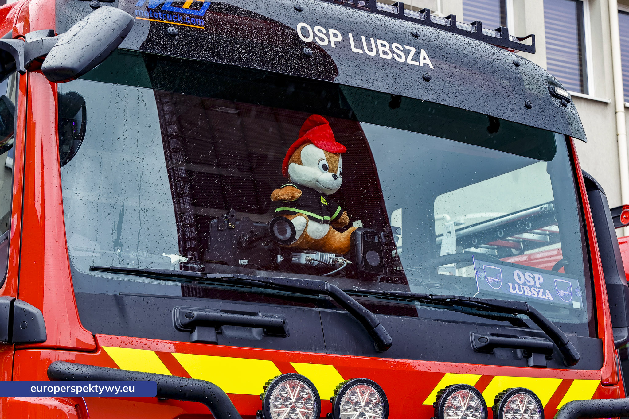 Przekazanie Pojazdow dla PSP i OSP-102 Europerspektywy Nowe samochody OSP w województwie śląskim. WFOŚiGW współfinansuje flotę za 20 mln zł