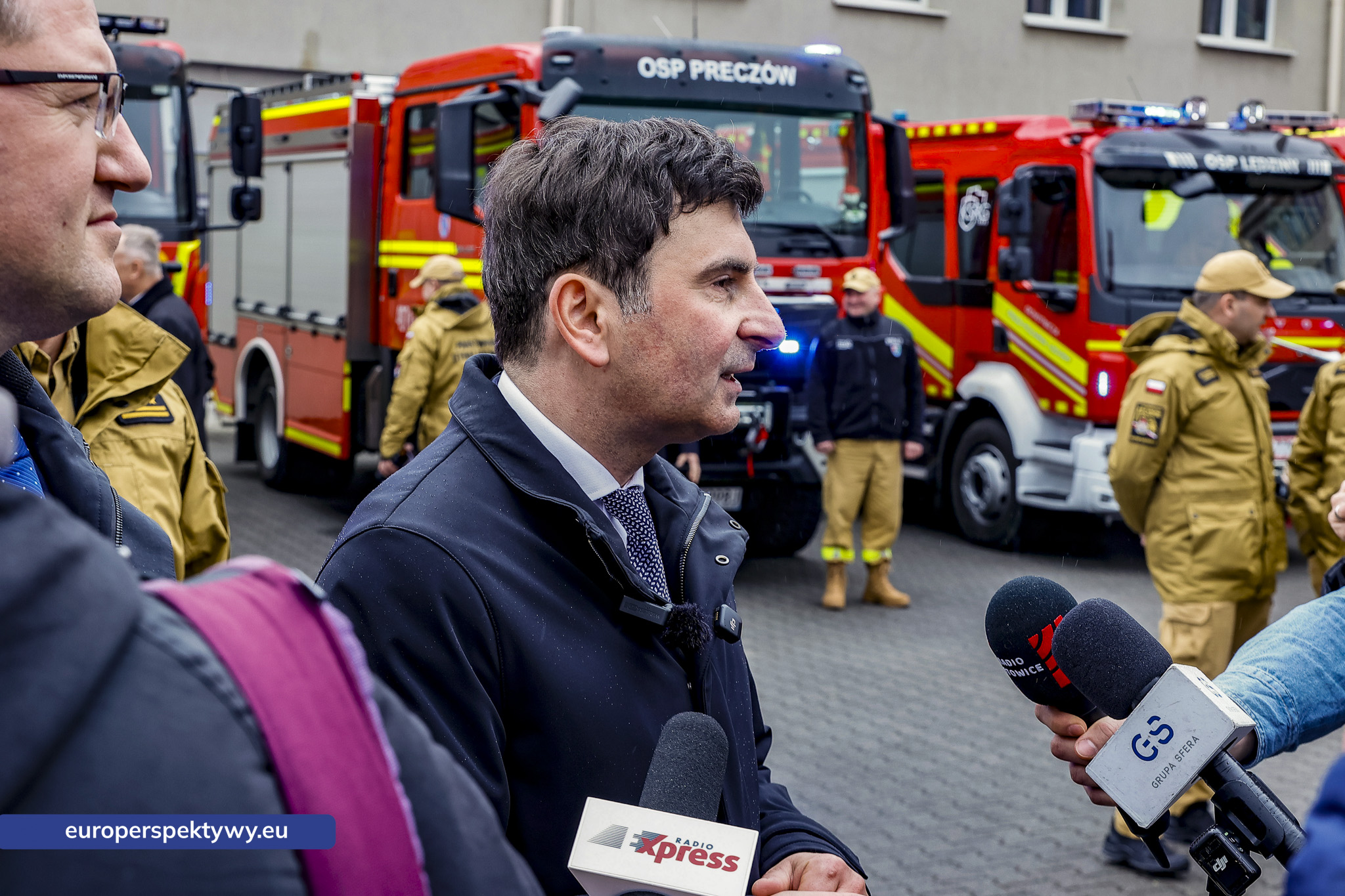 Przekazanie Pojazdow dla PSP i OSP-108 Europerspektywy Nowe samochody OSP w województwie śląskim. WFOŚiGW współfinansuje flotę za 20 mln zł
