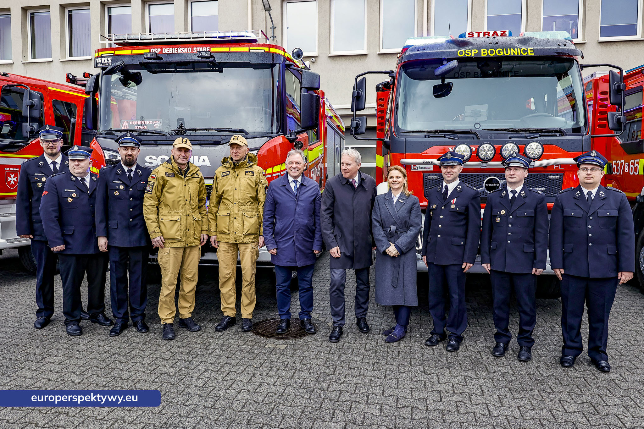 Przekazanie Pojazdow dla PSP i OSP-113 Europerspektywy Nowe samochody OSP w województwie śląskim. WFOŚiGW współfinansuje flotę za 20 mln zł