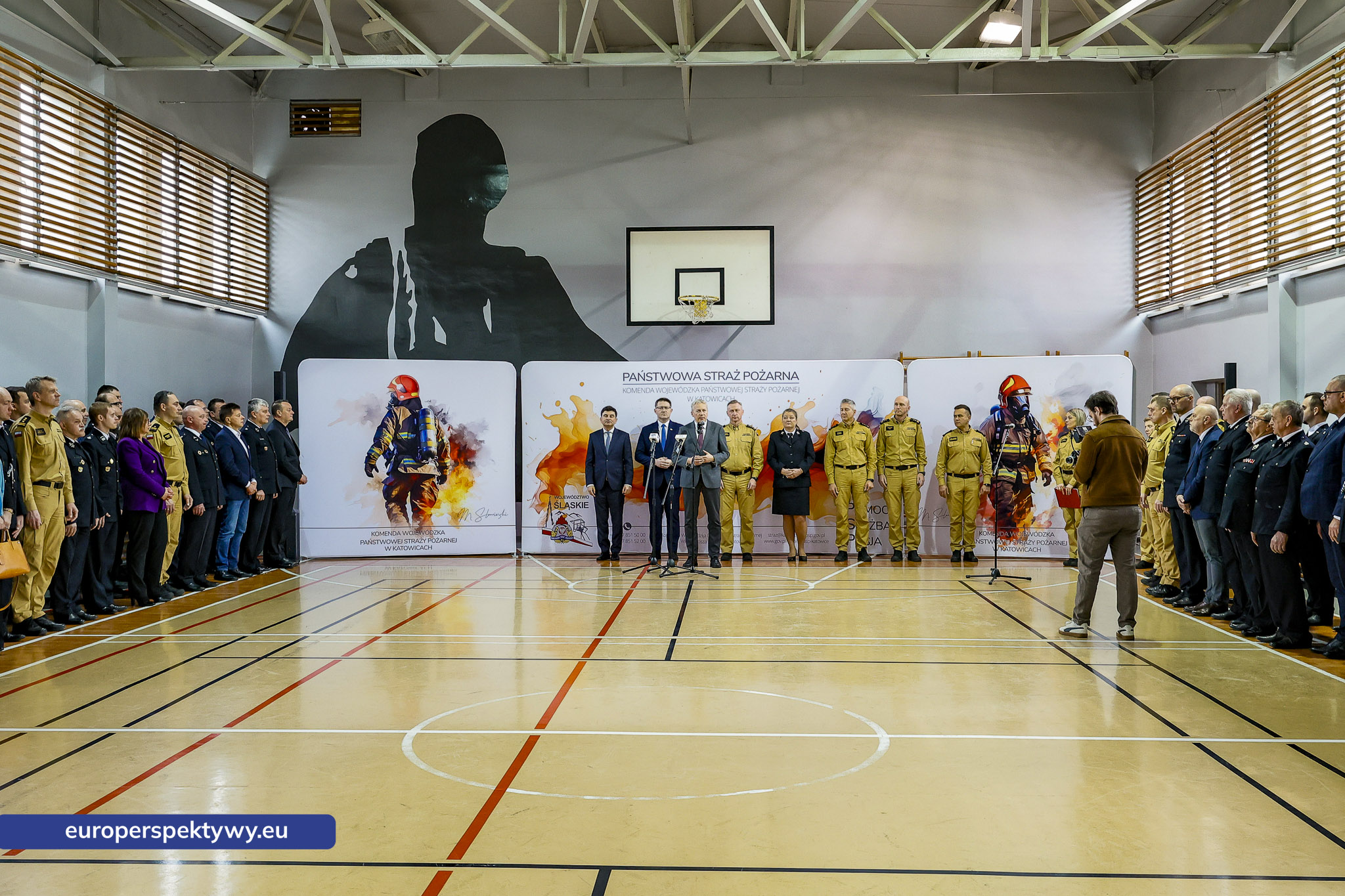 Przekazanie Pojazdow dla PSP i OSP-19 Europerspektywy Nowe samochody OSP w województwie śląskim. WFOŚiGW współfinansuje flotę za 20 mln zł