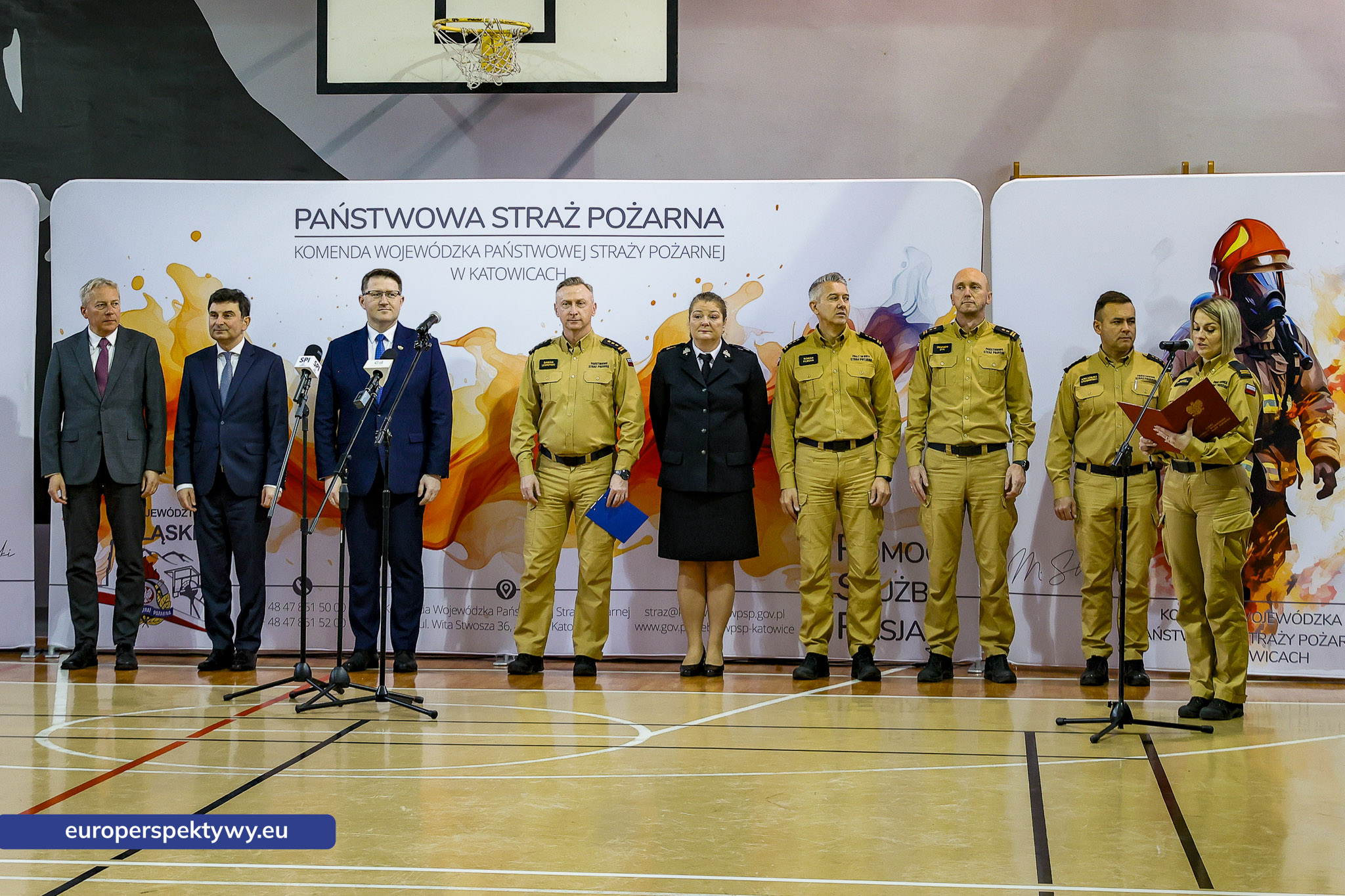 Przekazanie Pojazdow dla PSP i OSP-4 Europerspektywy Nowe samochody OSP w województwie śląskim. WFOŚiGW współfinansuje flotę za 20 mln zł