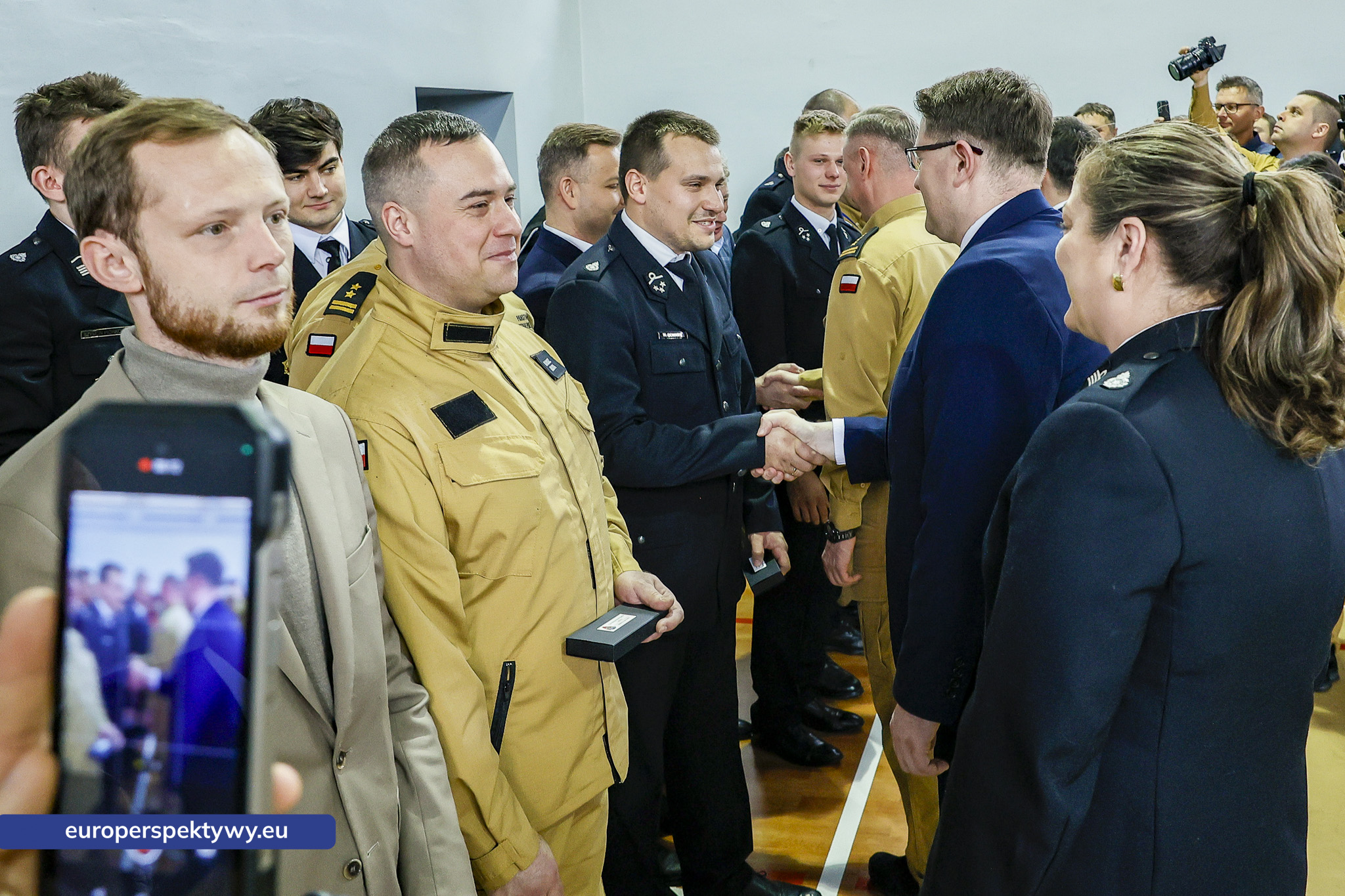 Przekazanie Pojazdow dla PSP i OSP-52 Europerspektywy Nowe samochody OSP w województwie śląskim. WFOŚiGW współfinansuje flotę za 20 mln zł