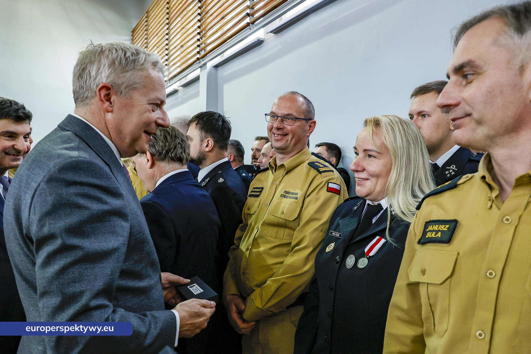 Przekazanie Pojazdow dla PSP i OSP-55 Europerspektywy Nowe samochody OSP w województwie śląskim. WFOŚiGW współfinansuje flotę za 20 mln zł