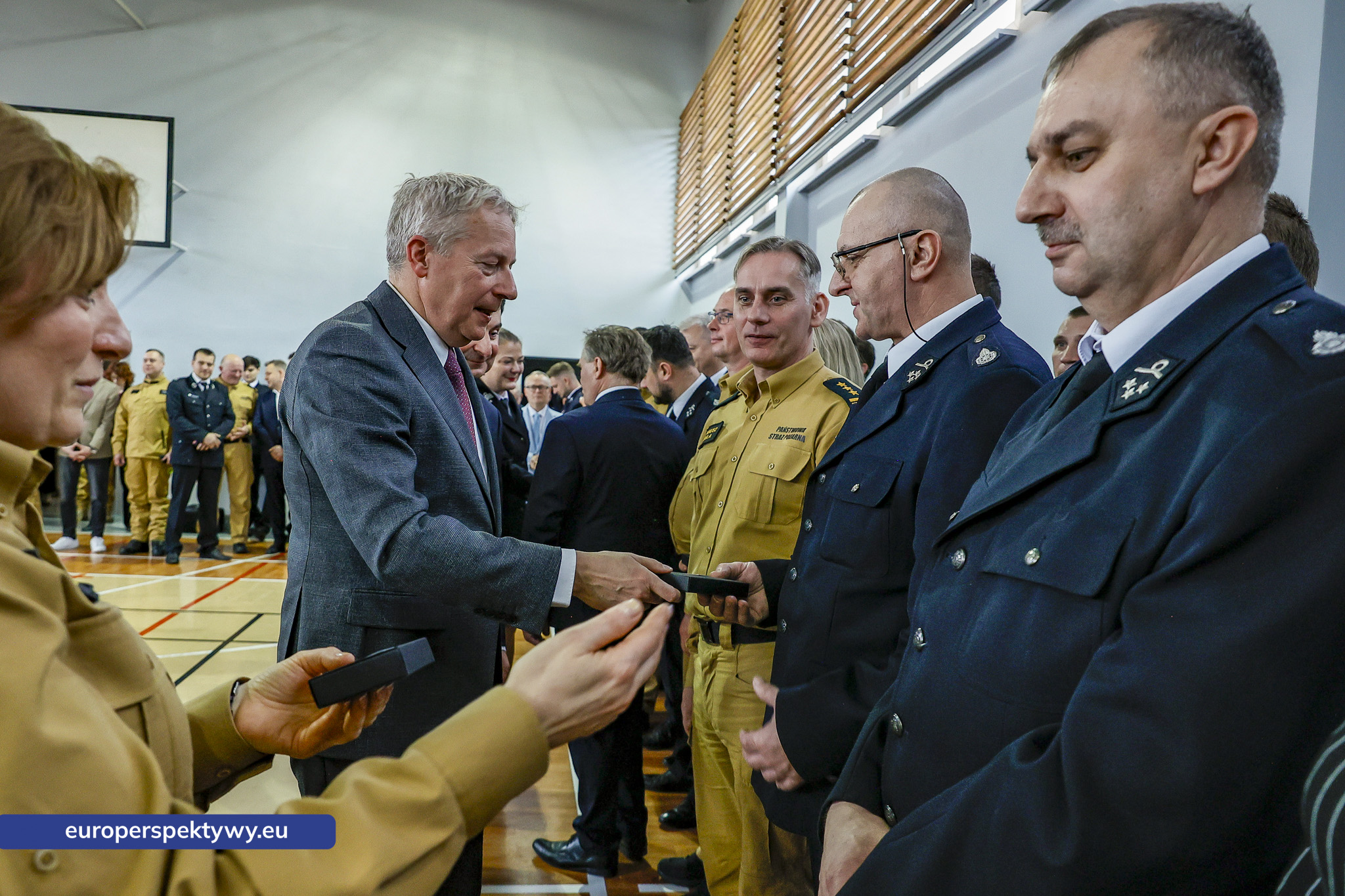 Przekazanie Pojazdow dla PSP i OSP-58 Europerspektywy Nowe samochody OSP w województwie śląskim. WFOŚiGW współfinansuje flotę za 20 mln zł