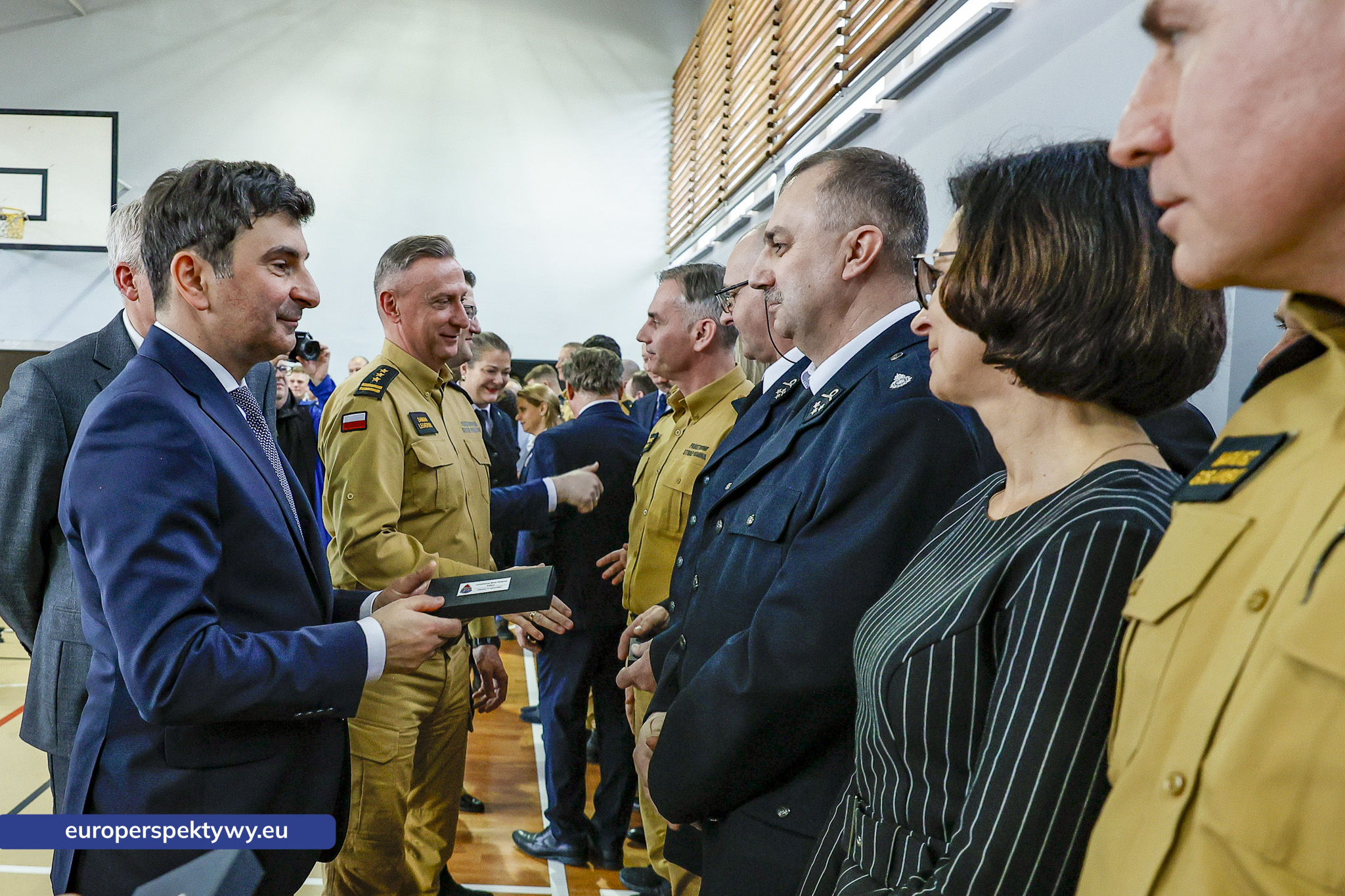 Przekazanie Pojazdow dla PSP i OSP-60 Europerspektywy Nowe samochody OSP w województwie śląskim. WFOŚiGW współfinansuje flotę za 20 mln zł