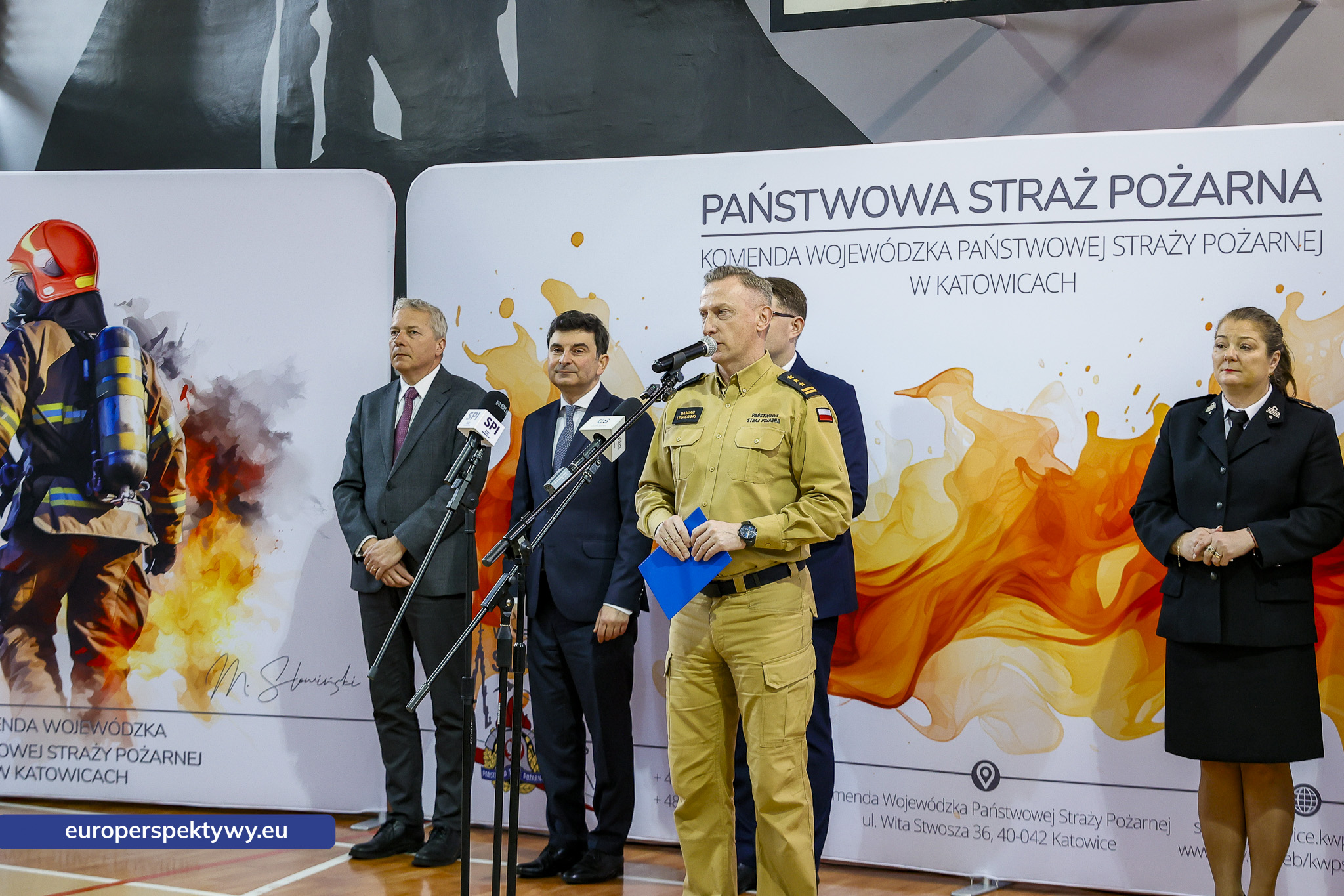 Przekazanie Pojazdow dla PSP i OSP-7 Europerspektywy Nowe samochody OSP w województwie śląskim. WFOŚiGW współfinansuje flotę za 20 mln zł