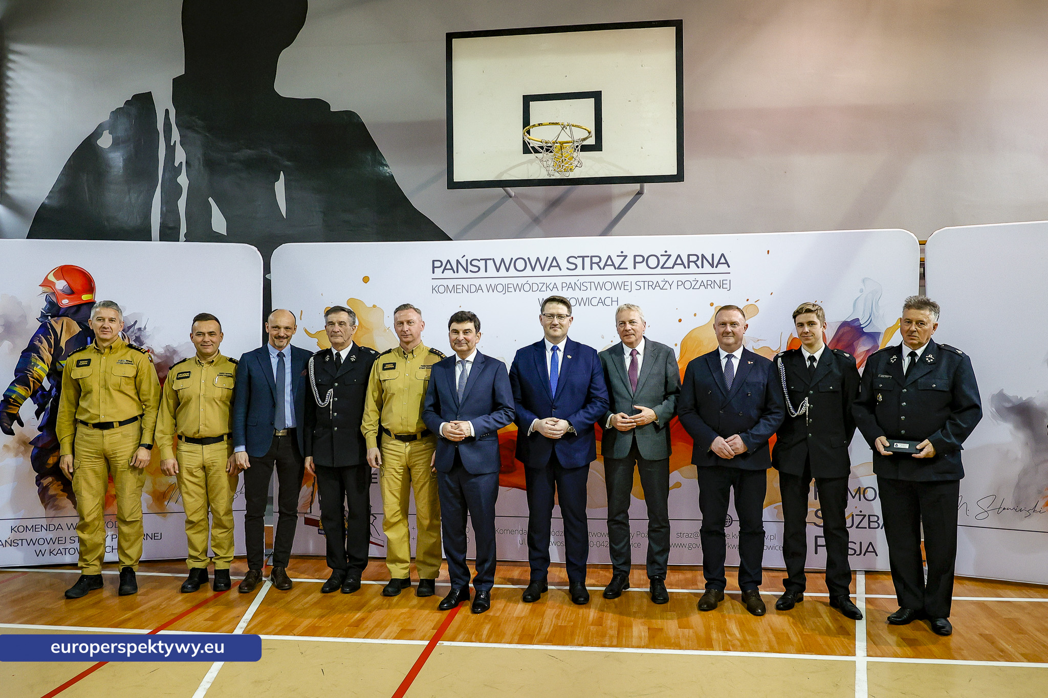 Przekazanie Pojazdow dla PSP i OSP-78 Europerspektywy Nowe samochody OSP w województwie śląskim. WFOŚiGW współfinansuje flotę za 20 mln zł