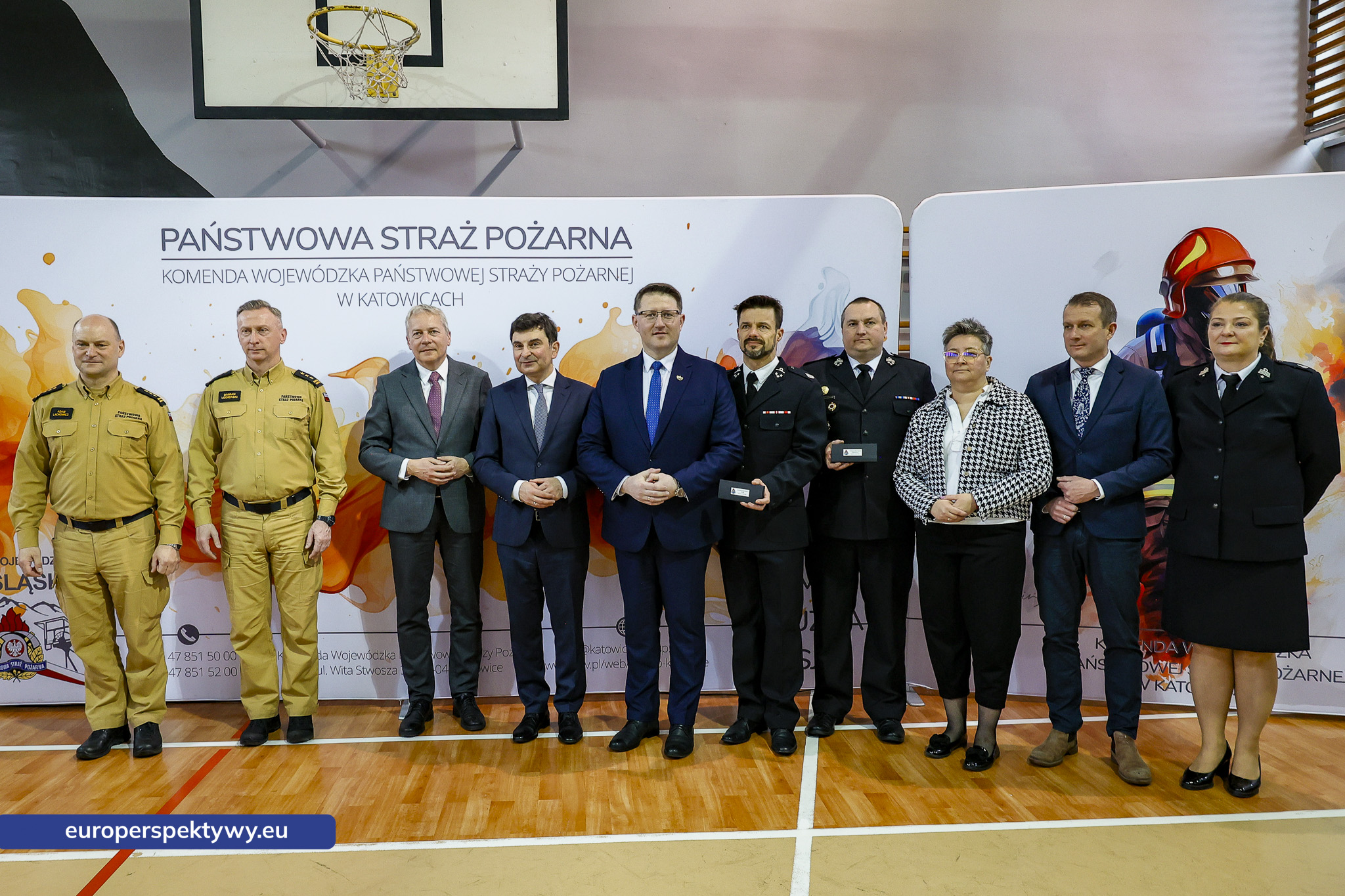 Przekazanie Pojazdow dla PSP i OSP-86 Europerspektywy Nowe samochody OSP w województwie śląskim. WFOŚiGW współfinansuje flotę za 20 mln zł