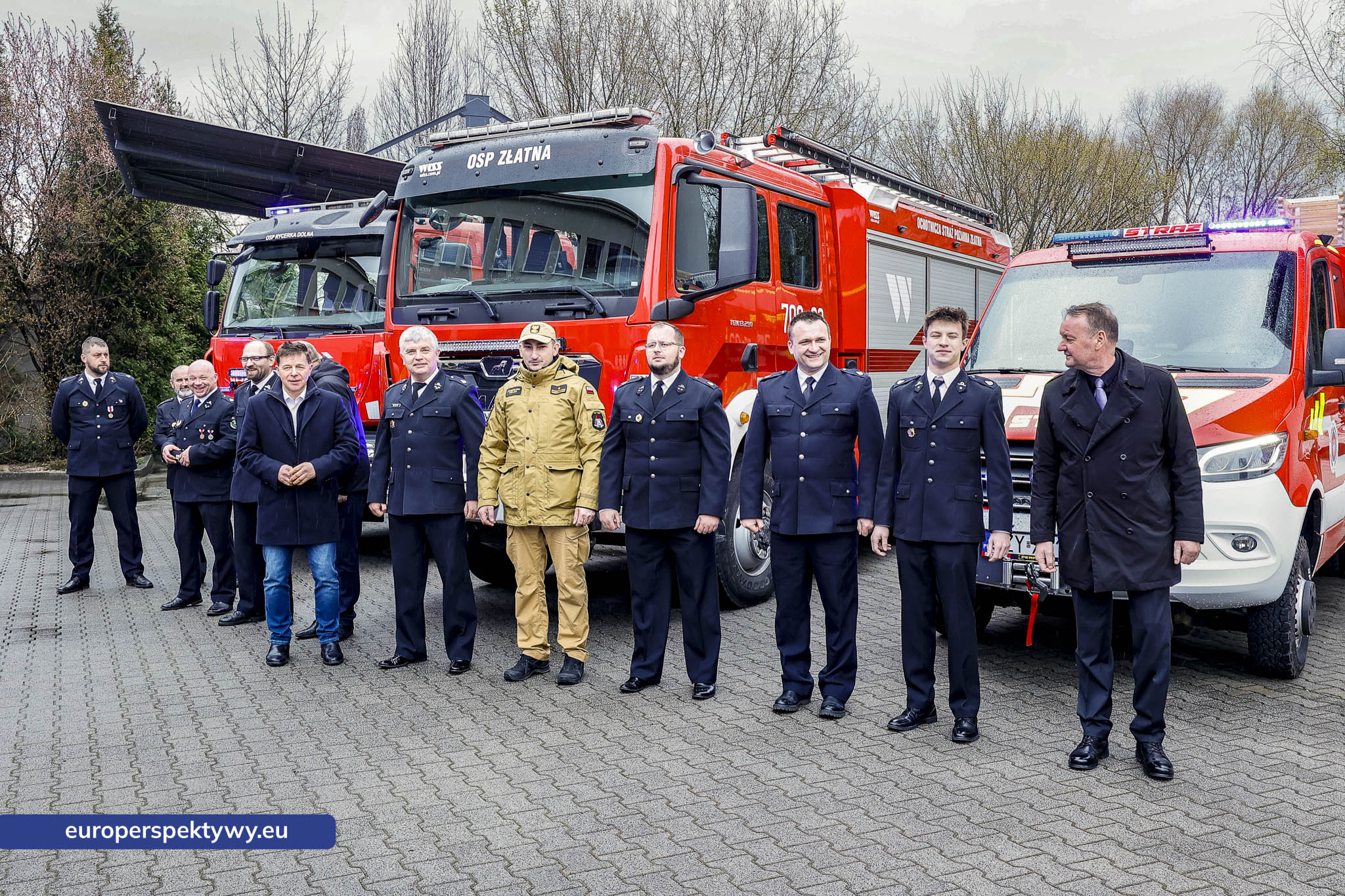 Przekazanie Pojazdow dla PSP i OSP-90 Europerspektywy Nowe samochody OSP w województwie śląskim. WFOŚiGW współfinansuje flotę za 20 mln zł